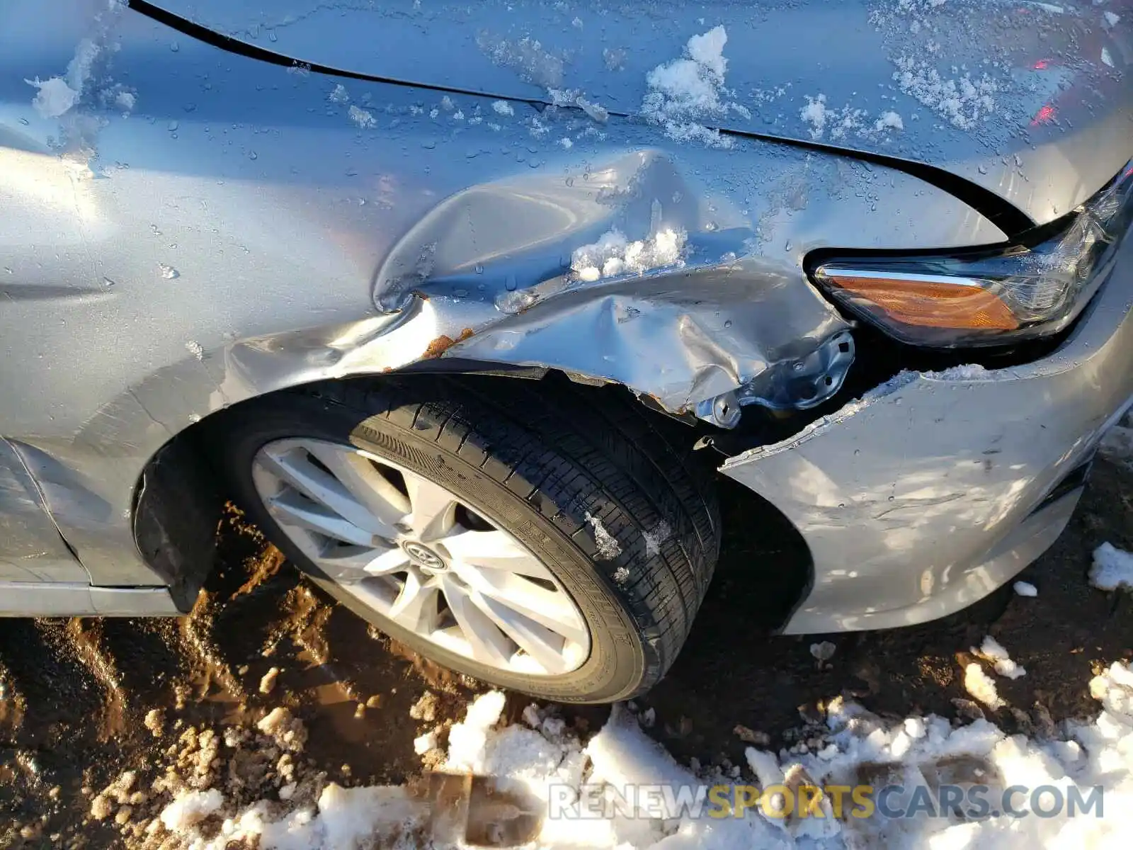 9 Photograph of a damaged car 4T1B11HK0KU183599 TOYOTA CAMRY 2019