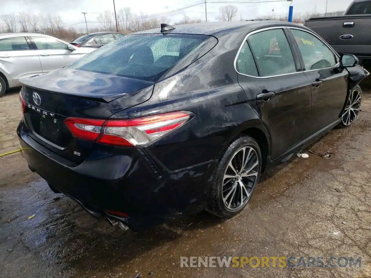 4 Photograph of a damaged car 4T1B11HK0KU184025 TOYOTA CAMRY 2019