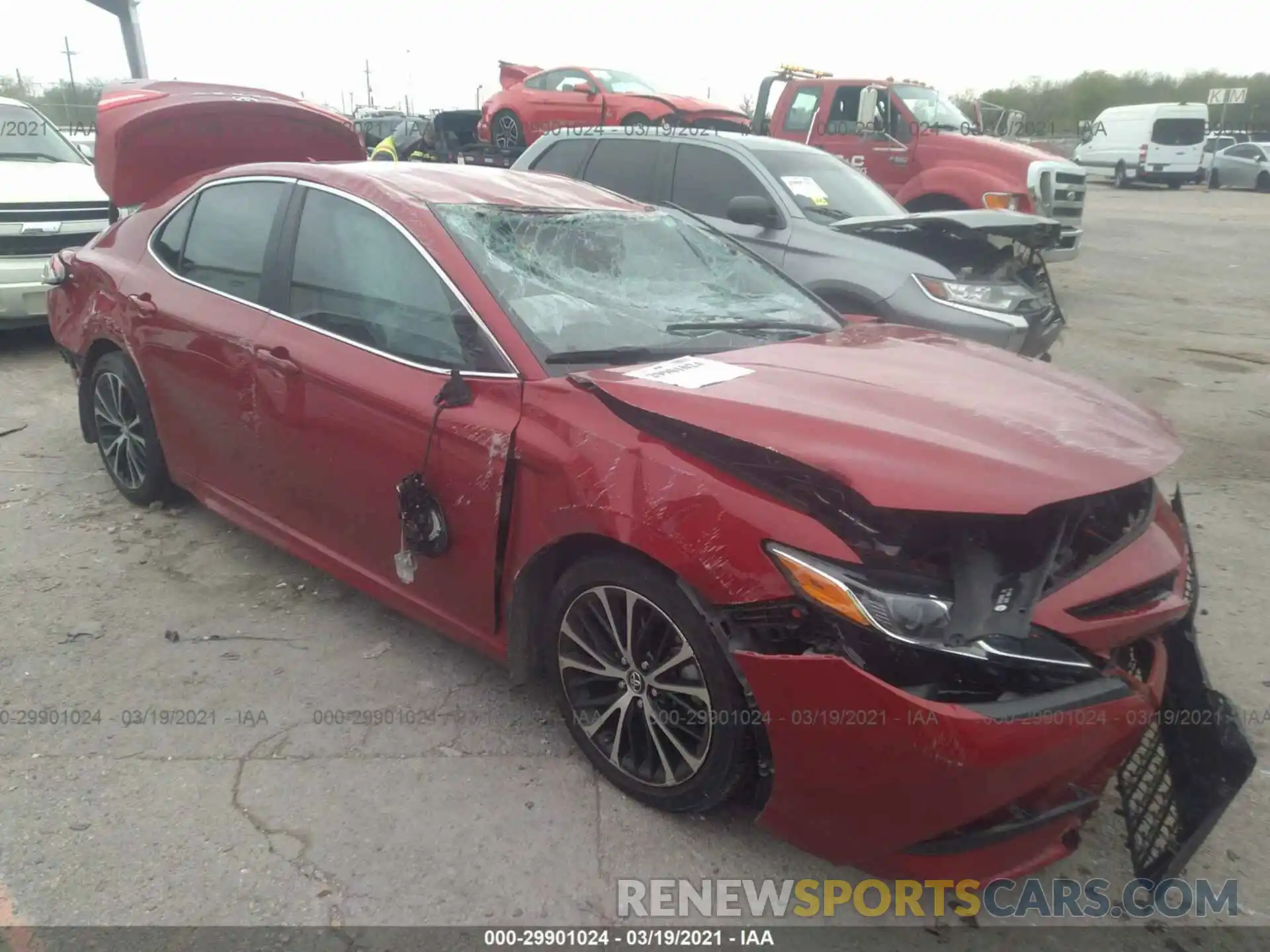 1 Photograph of a damaged car 4T1B11HK0KU184123 TOYOTA CAMRY 2019