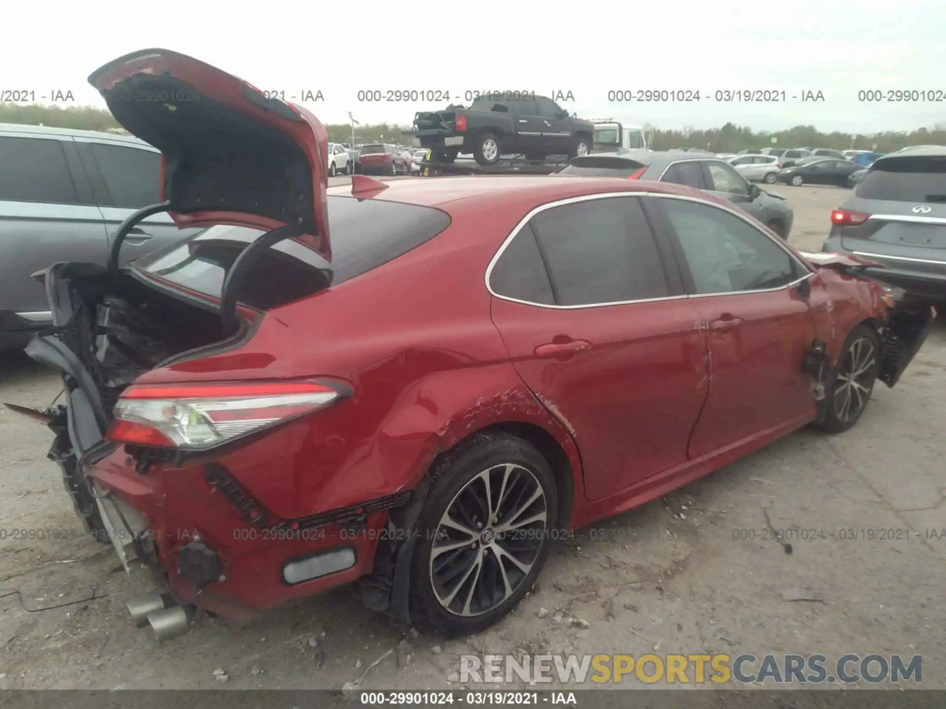 4 Photograph of a damaged car 4T1B11HK0KU184123 TOYOTA CAMRY 2019