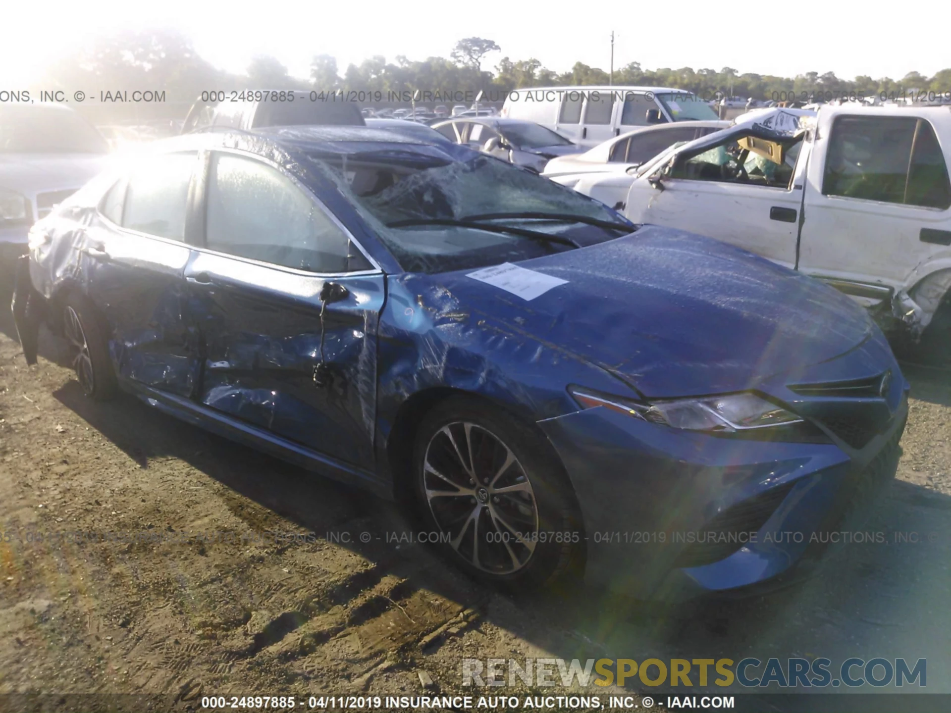 1 Photograph of a damaged car 4T1B11HK0KU184221 TOYOTA CAMRY 2019