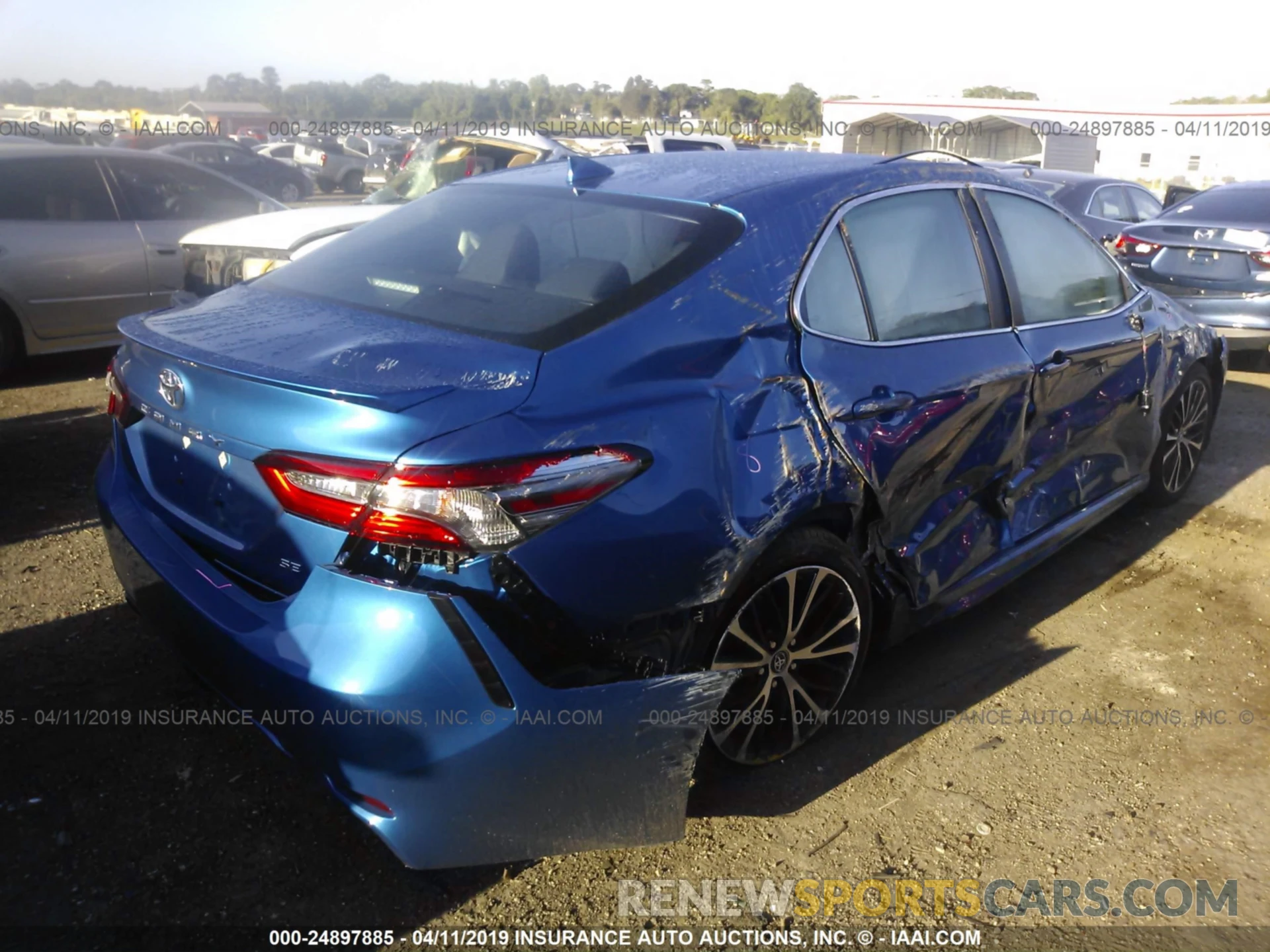 4 Photograph of a damaged car 4T1B11HK0KU184221 TOYOTA CAMRY 2019