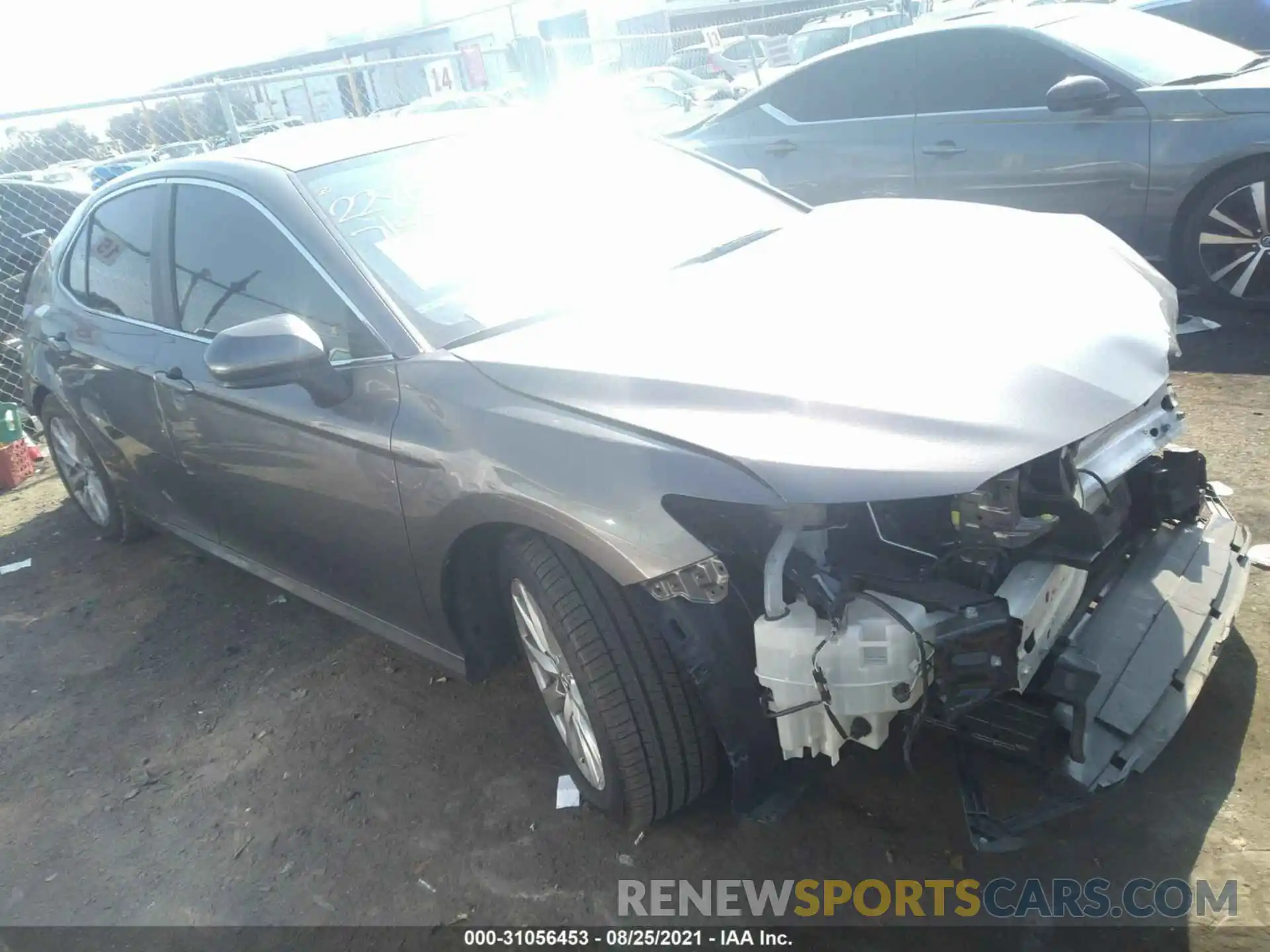 1 Photograph of a damaged car 4T1B11HK0KU185451 TOYOTA CAMRY 2019