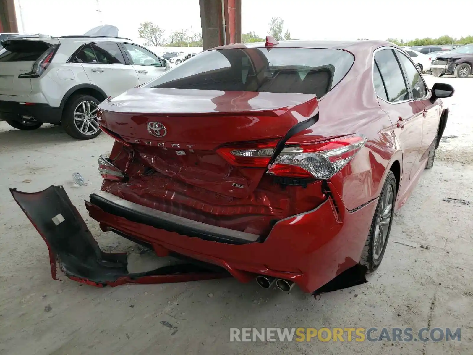 4 Photograph of a damaged car 4T1B11HK0KU185613 TOYOTA CAMRY 2019