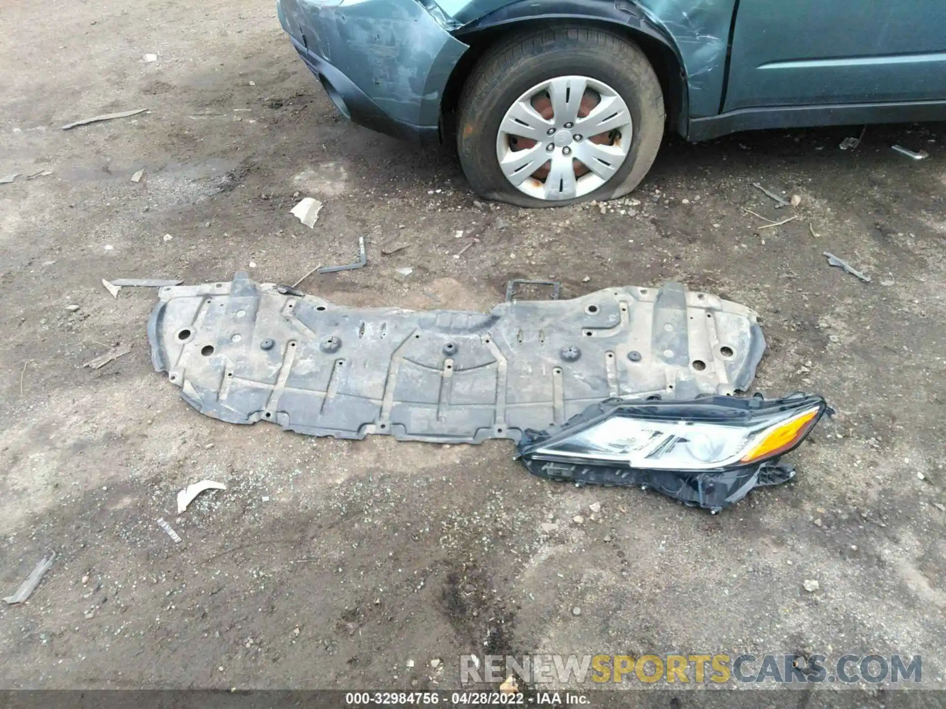 12 Photograph of a damaged car 4T1B11HK0KU186437 TOYOTA CAMRY 2019