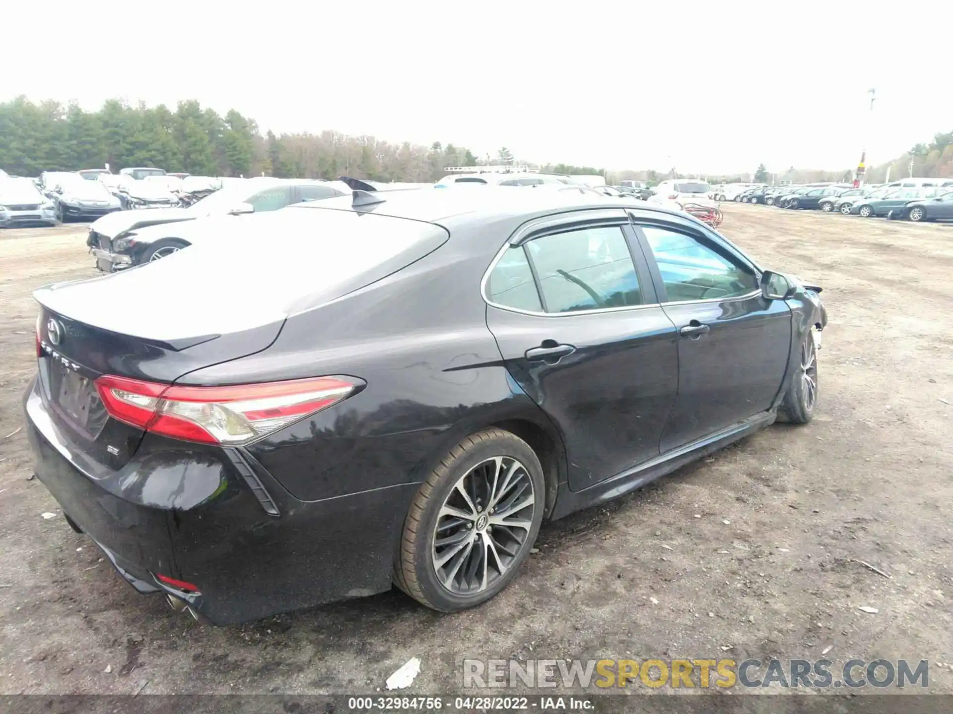 4 Фотография поврежденного автомобиля 4T1B11HK0KU186437 TOYOTA CAMRY 2019