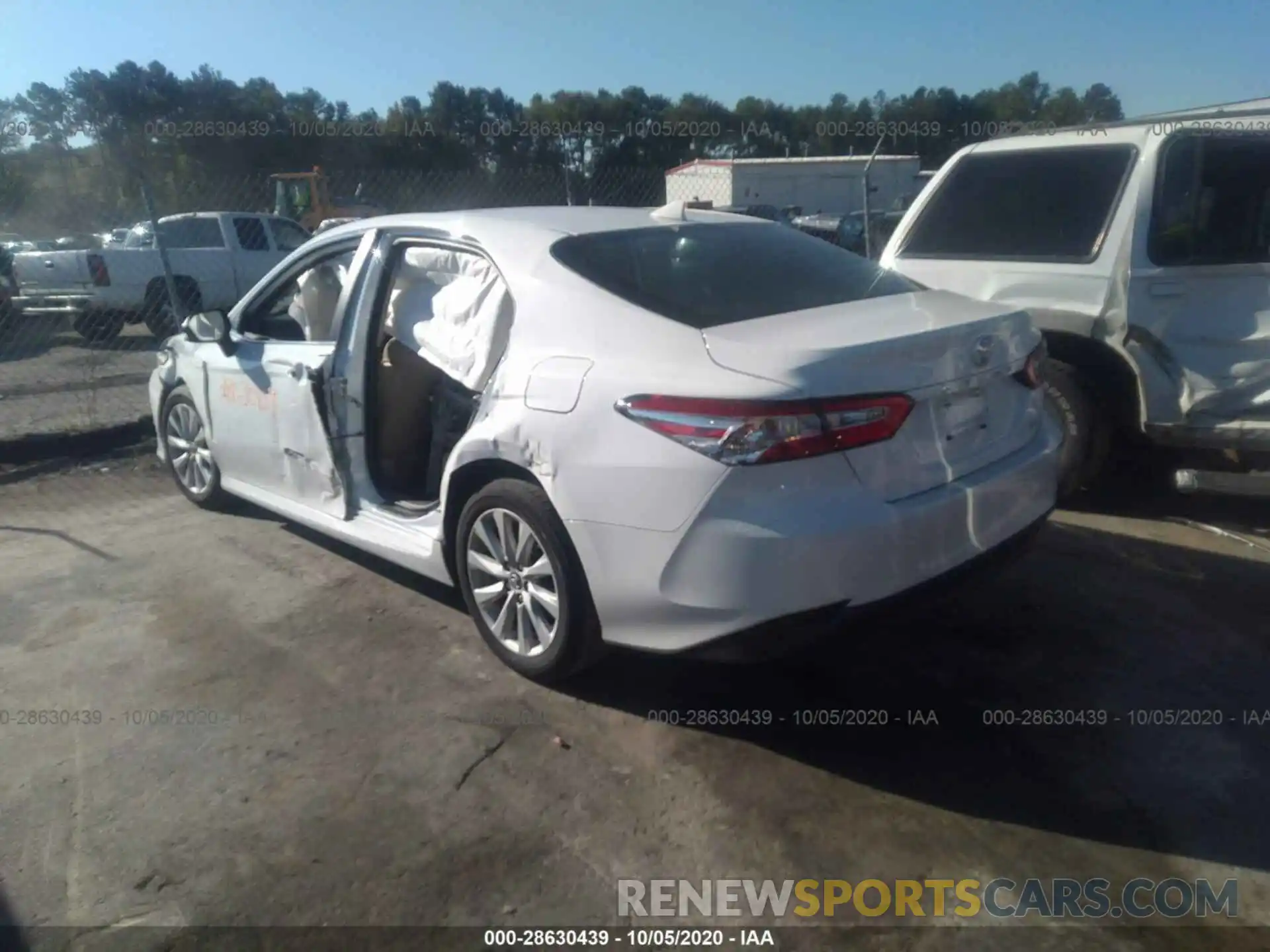 3 Photograph of a damaged car 4T1B11HK0KU187412 TOYOTA CAMRY 2019