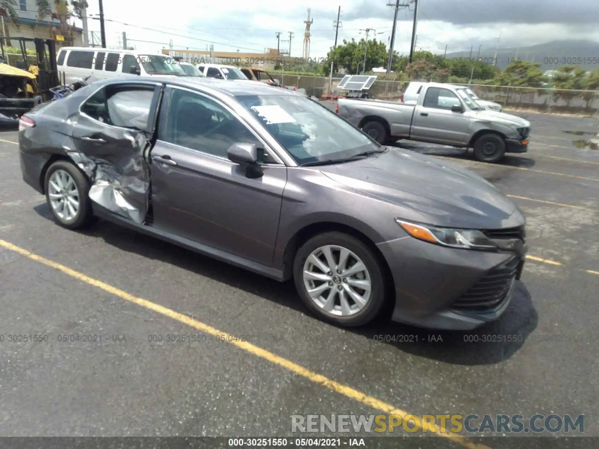 1 Photograph of a damaged car 4T1B11HK0KU187801 TOYOTA CAMRY 2019