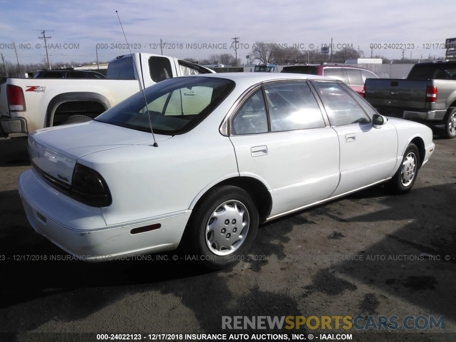 4 Photograph of a damaged car 4T1B11HK0KU188706 TOYOTA CAMRY 2019