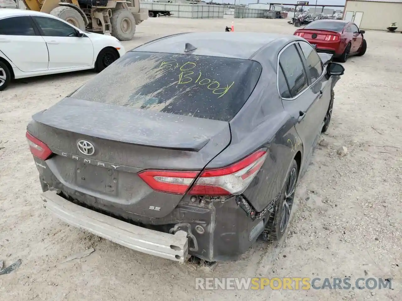 4 Photograph of a damaged car 4T1B11HK0KU191119 TOYOTA CAMRY 2019