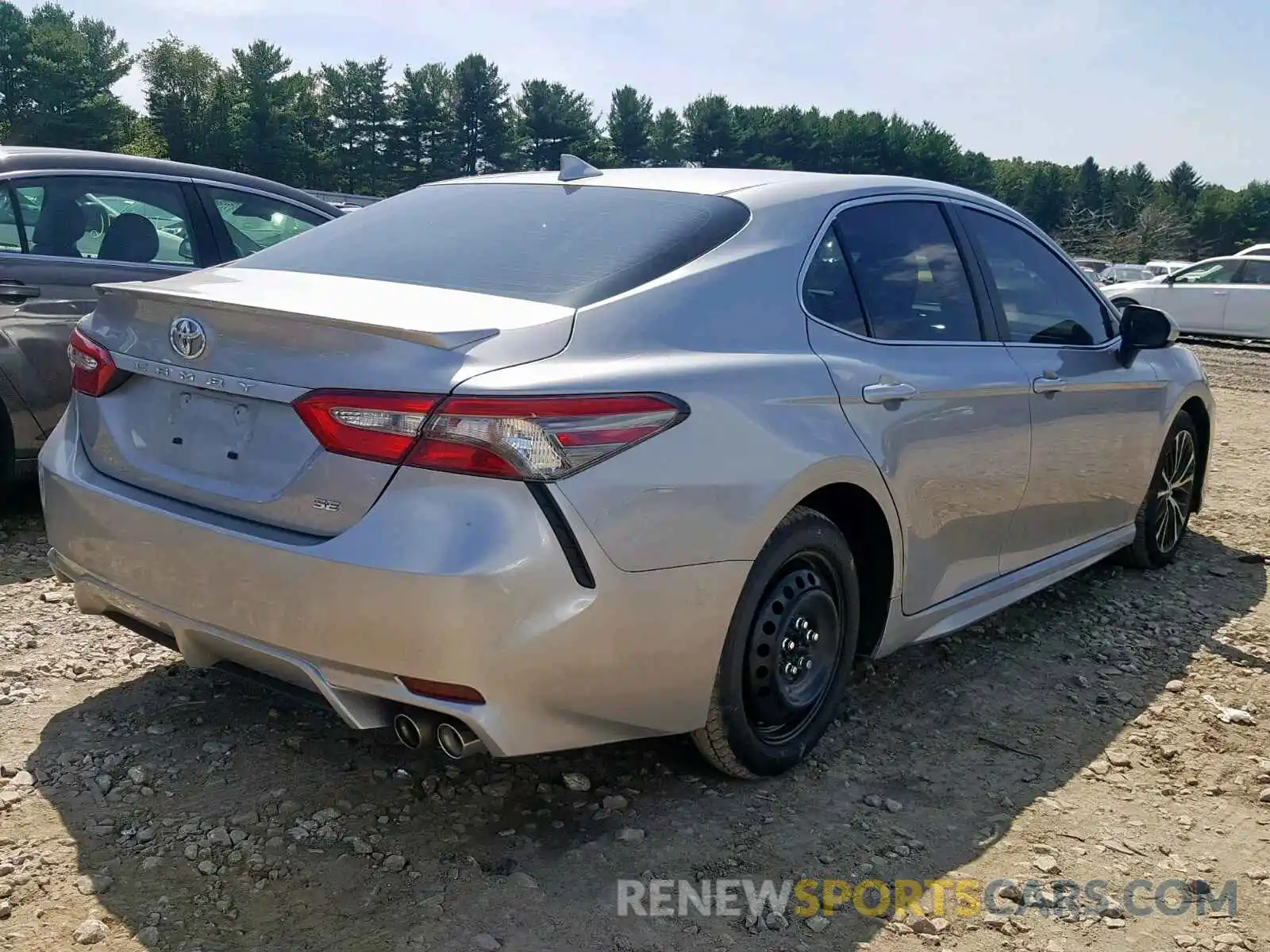 4 Photograph of a damaged car 4T1B11HK0KU193257 TOYOTA CAMRY 2019