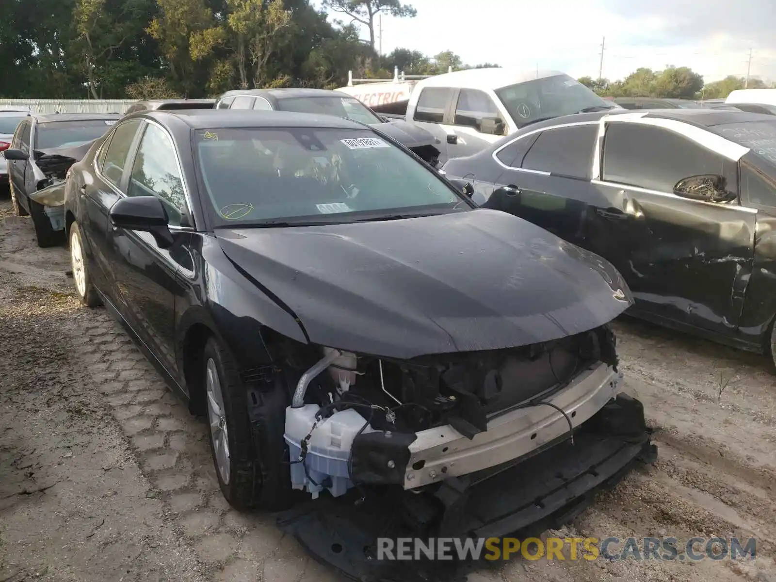 1 Photograph of a damaged car 4T1B11HK0KU194506 TOYOTA CAMRY 2019