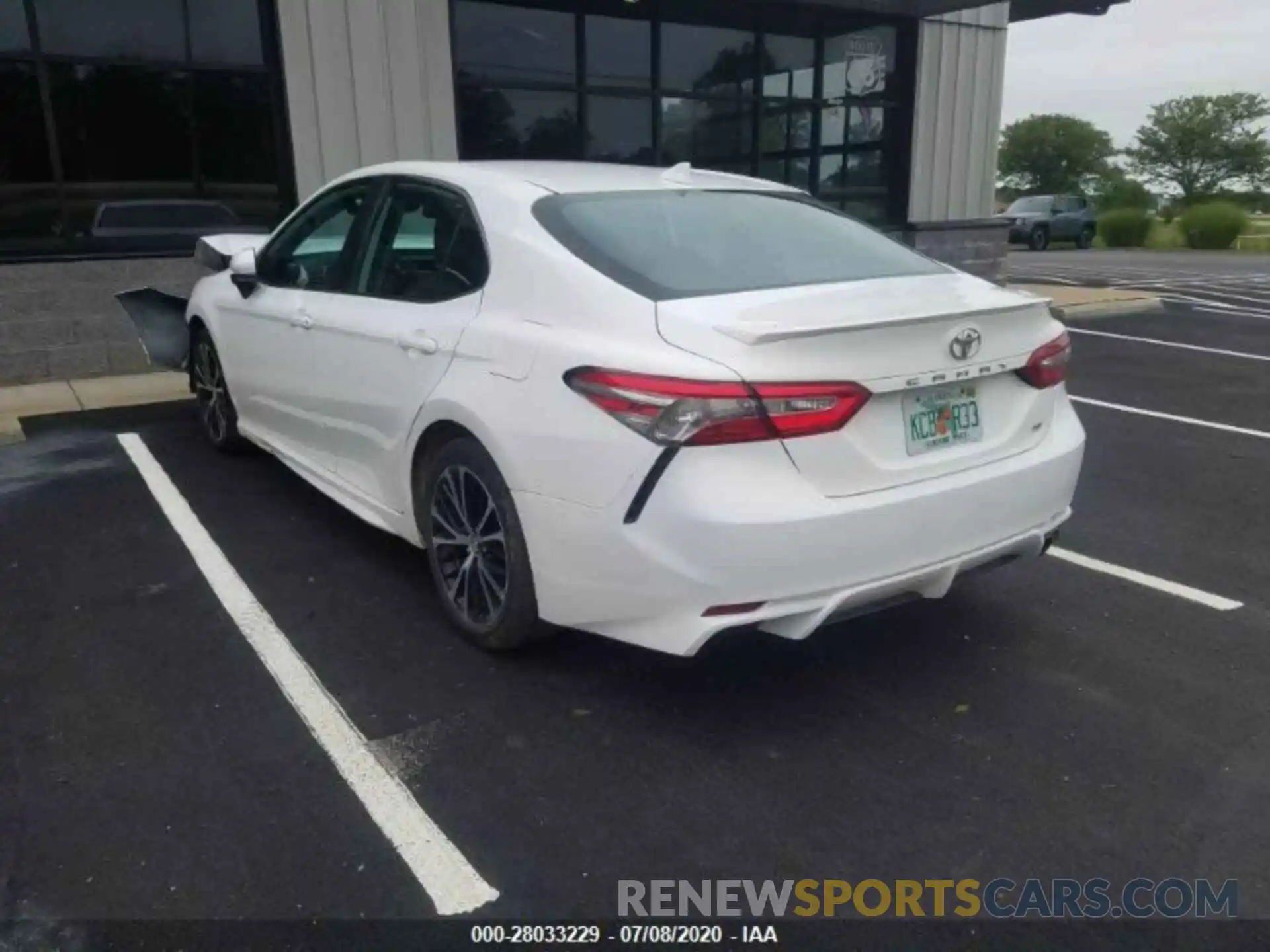 3 Photograph of a damaged car 4T1B11HK0KU195865 TOYOTA CAMRY 2019