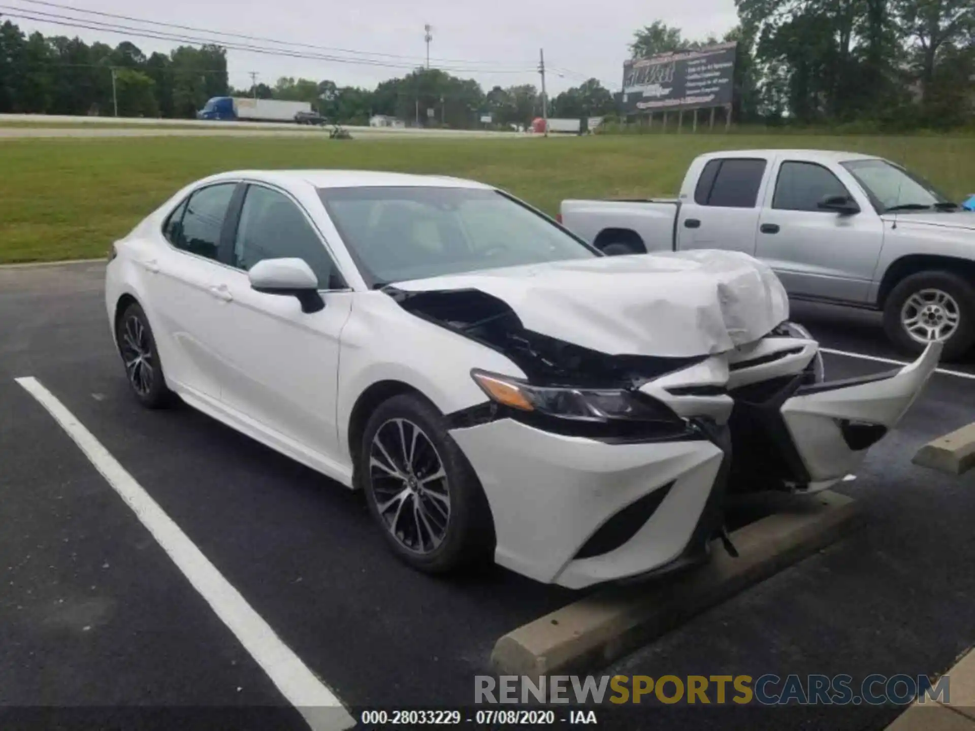 6 Photograph of a damaged car 4T1B11HK0KU195865 TOYOTA CAMRY 2019