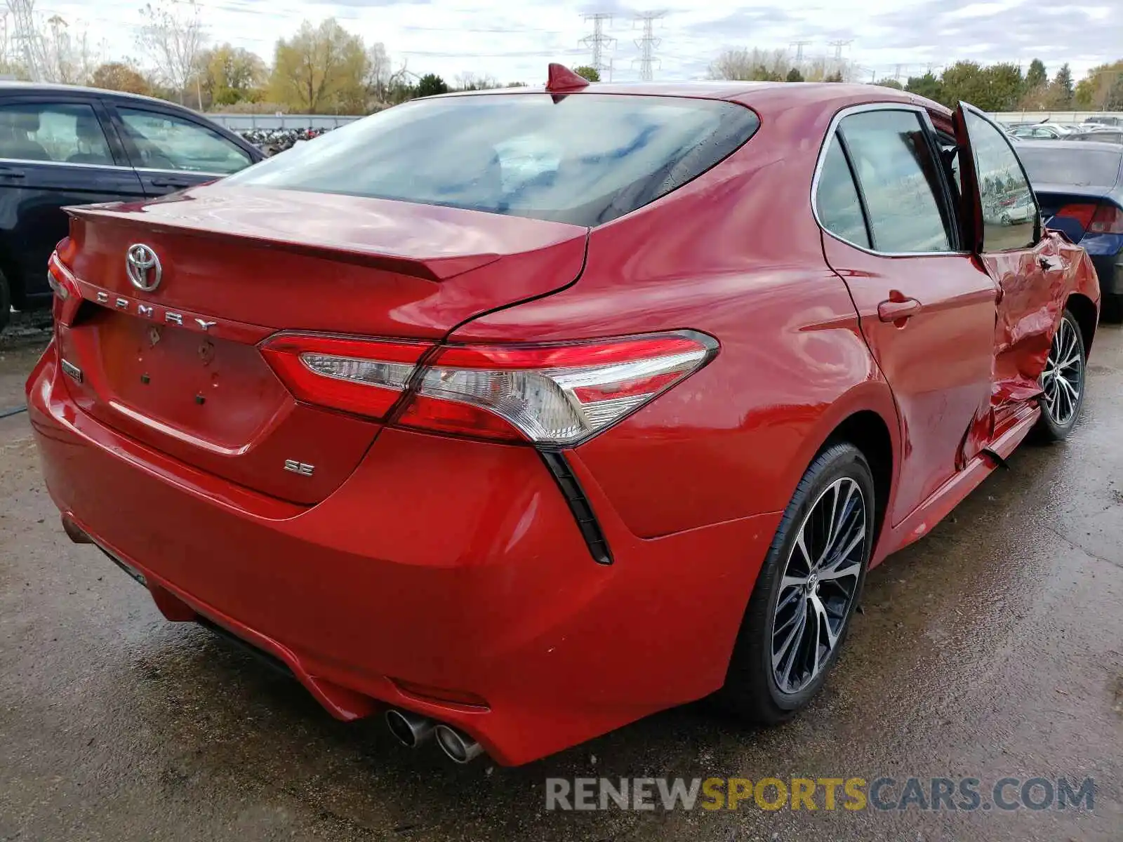 4 Photograph of a damaged car 4T1B11HK0KU197633 TOYOTA CAMRY 2019