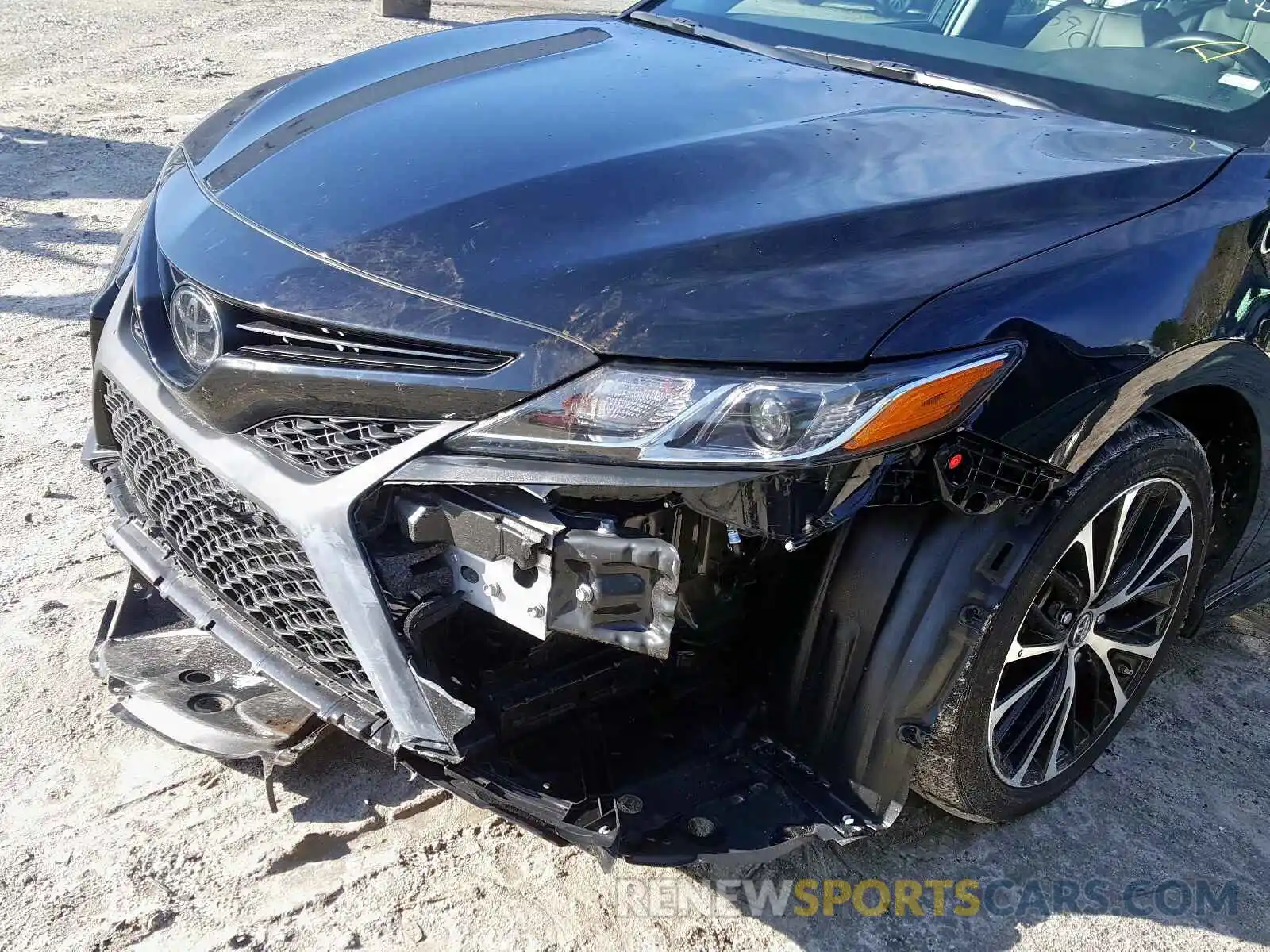 9 Photograph of a damaged car 4T1B11HK0KU197874 TOYOTA CAMRY 2019