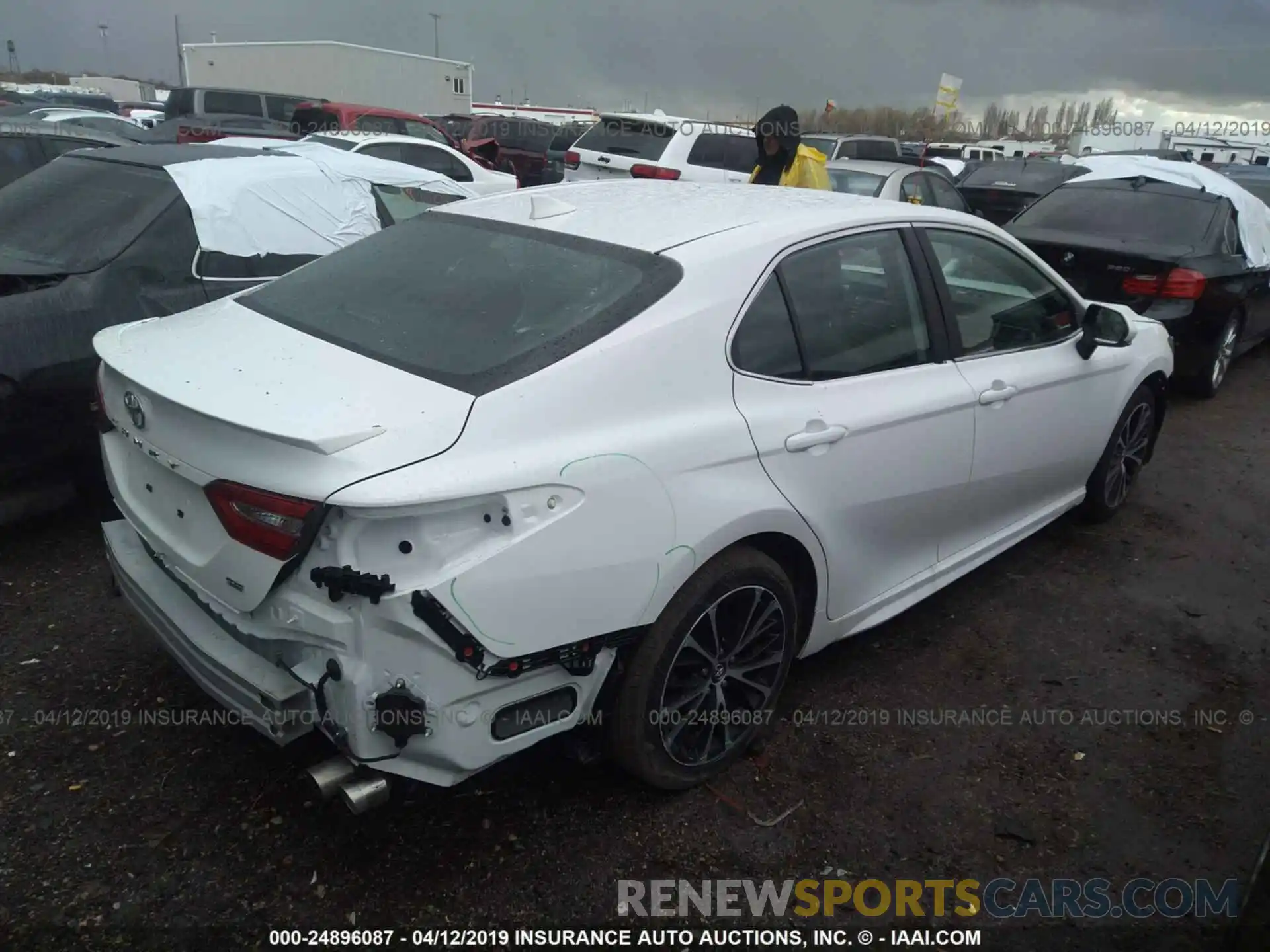 4 Photograph of a damaged car 4T1B11HK0KU199009 TOYOTA CAMRY 2019