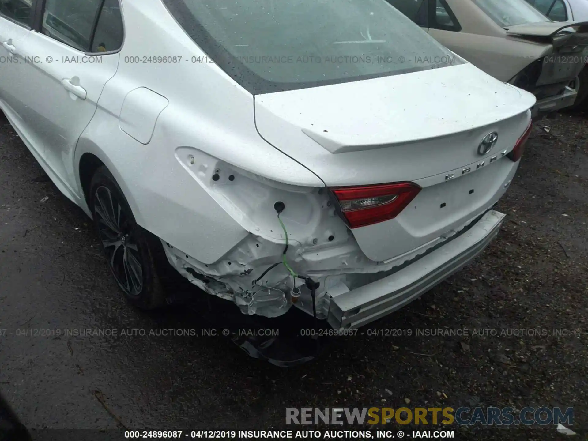 6 Photograph of a damaged car 4T1B11HK0KU199009 TOYOTA CAMRY 2019