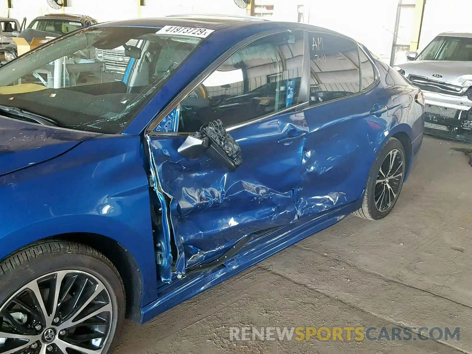 9 Photograph of a damaged car 4T1B11HK0KU200109 TOYOTA CAMRY 2019