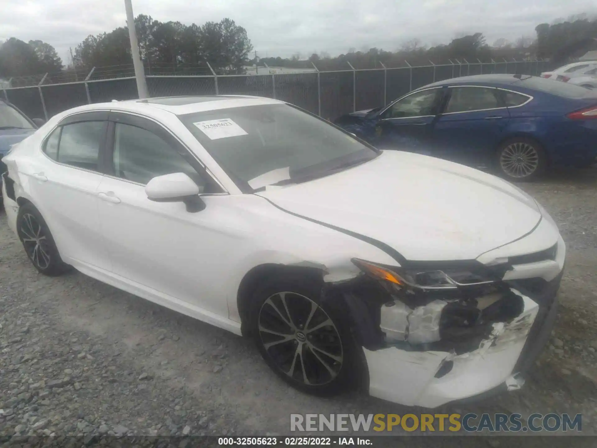 1 Photograph of a damaged car 4T1B11HK0KU200384 TOYOTA CAMRY 2019