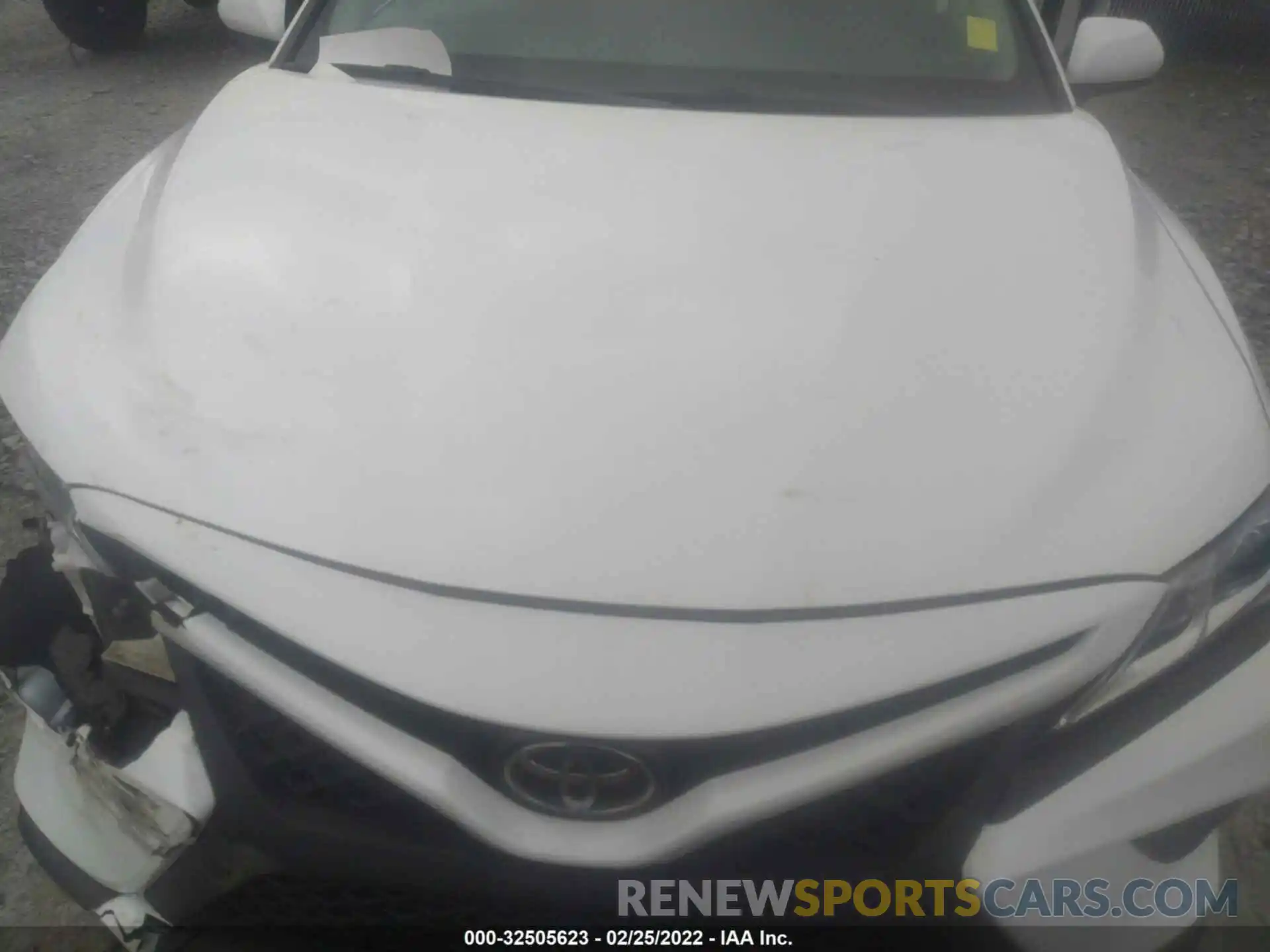 10 Photograph of a damaged car 4T1B11HK0KU200384 TOYOTA CAMRY 2019