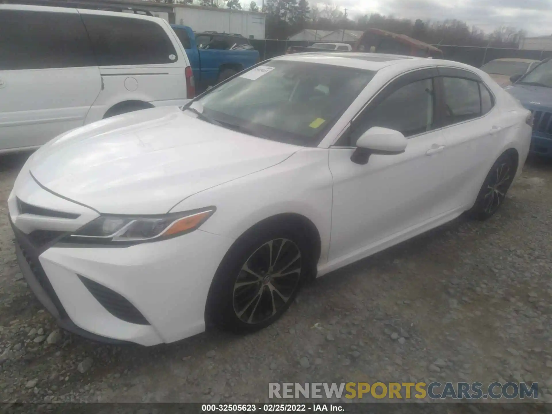 2 Photograph of a damaged car 4T1B11HK0KU200384 TOYOTA CAMRY 2019