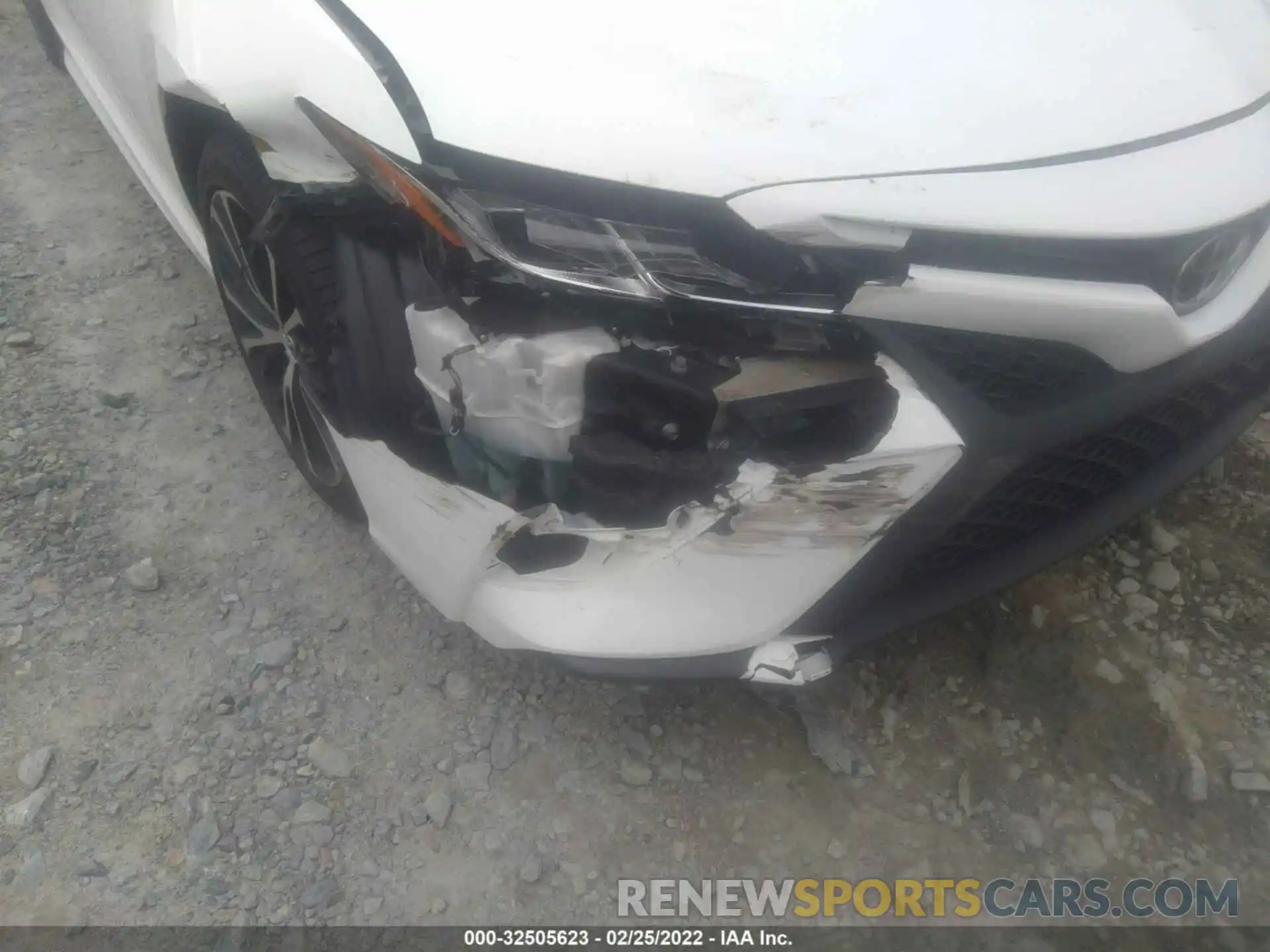 6 Photograph of a damaged car 4T1B11HK0KU200384 TOYOTA CAMRY 2019