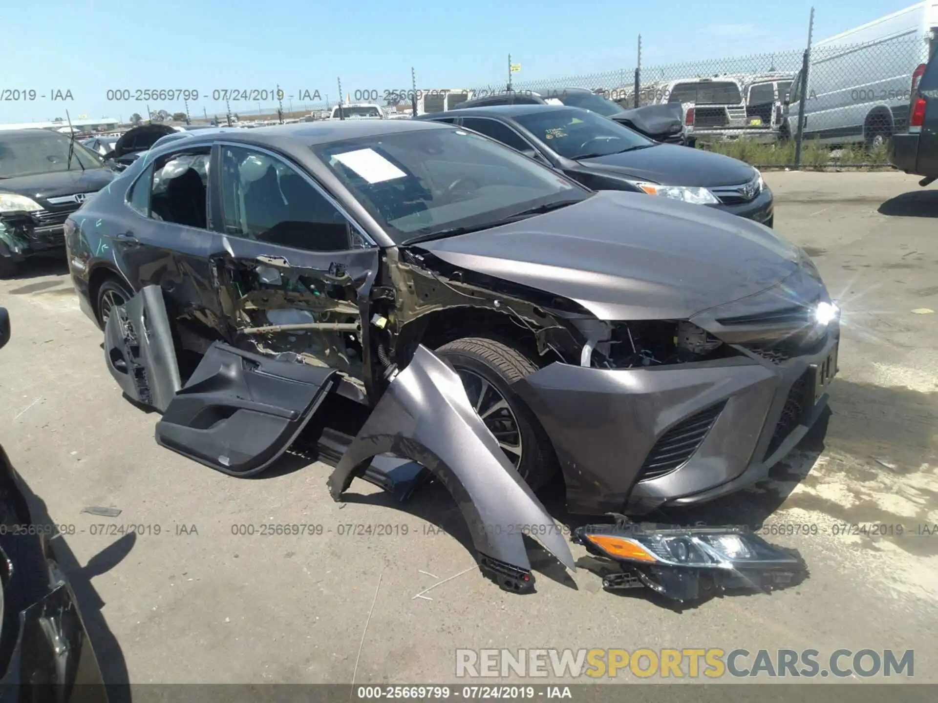 1 Photograph of a damaged car 4T1B11HK0KU200790 TOYOTA CAMRY 2019