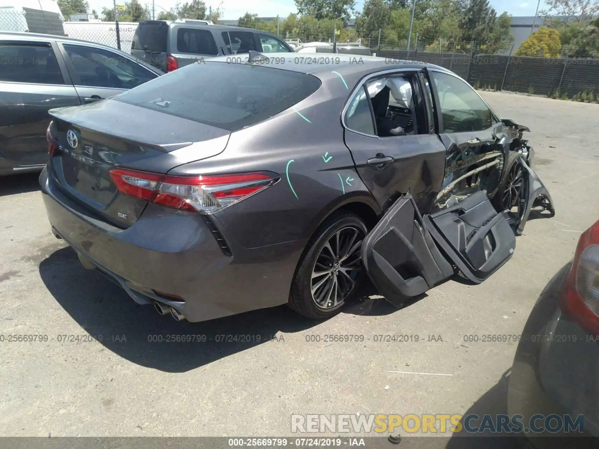 4 Photograph of a damaged car 4T1B11HK0KU200790 TOYOTA CAMRY 2019