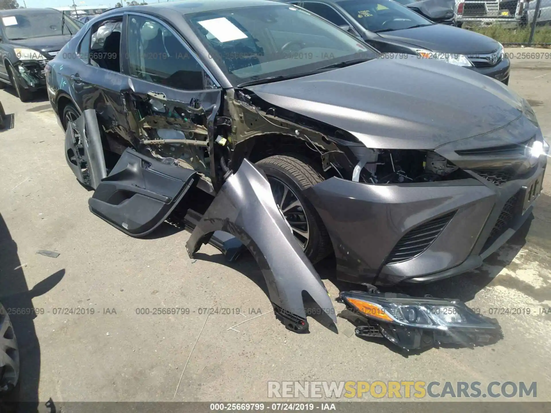 6 Photograph of a damaged car 4T1B11HK0KU200790 TOYOTA CAMRY 2019