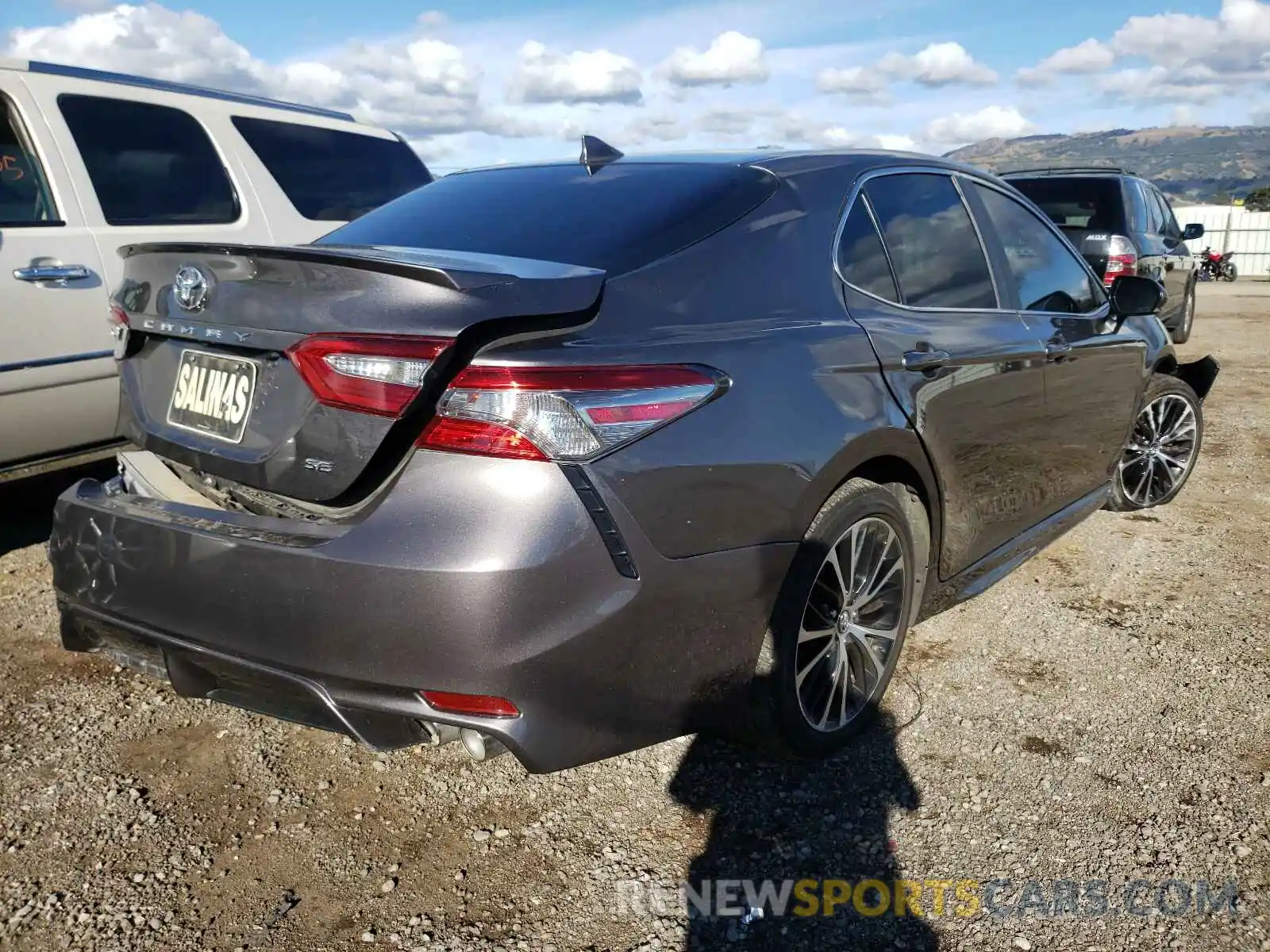 4 Photograph of a damaged car 4T1B11HK0KU201129 TOYOTA CAMRY 2019