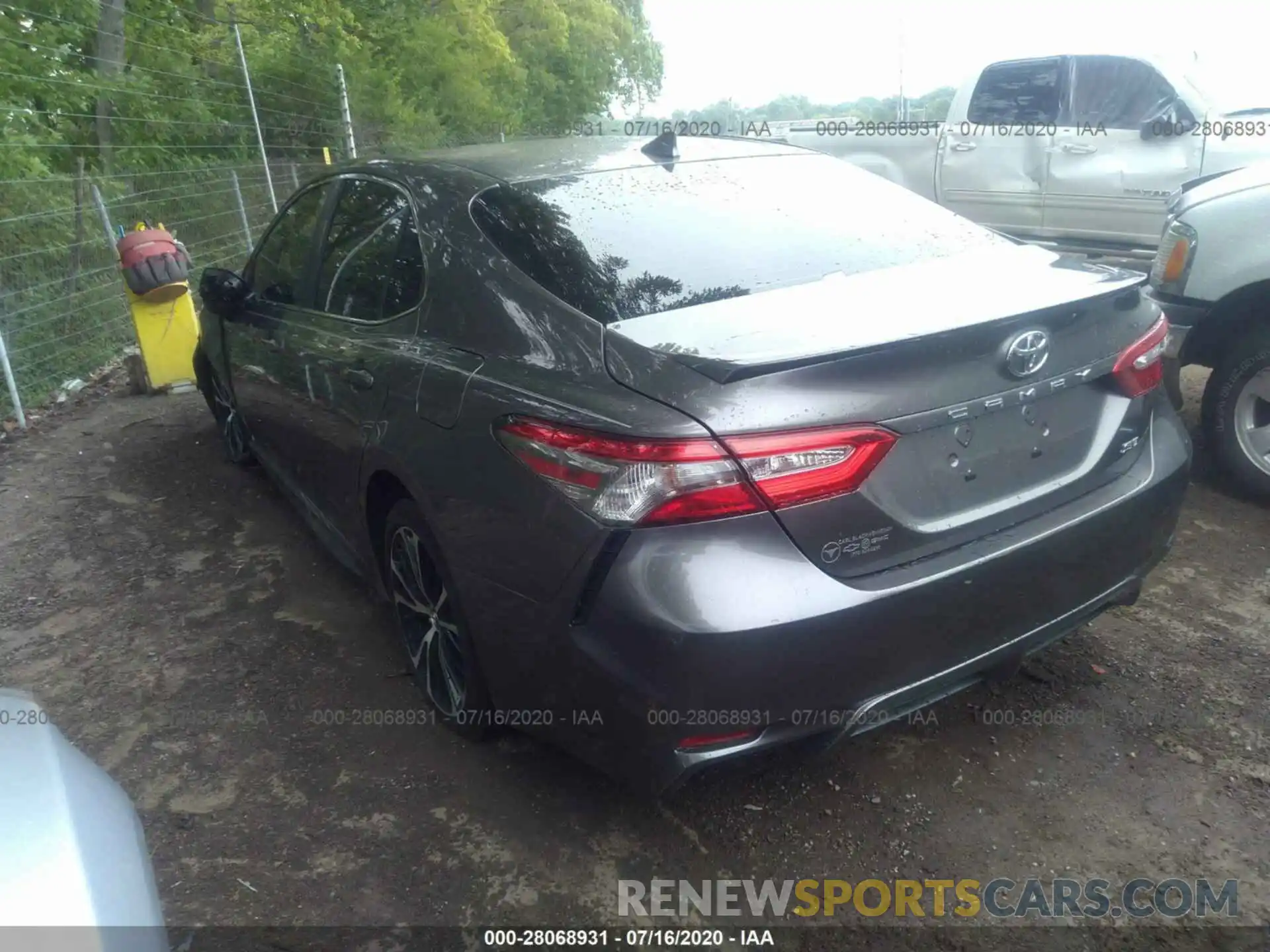 3 Photograph of a damaged car 4T1B11HK0KU201521 TOYOTA CAMRY 2019