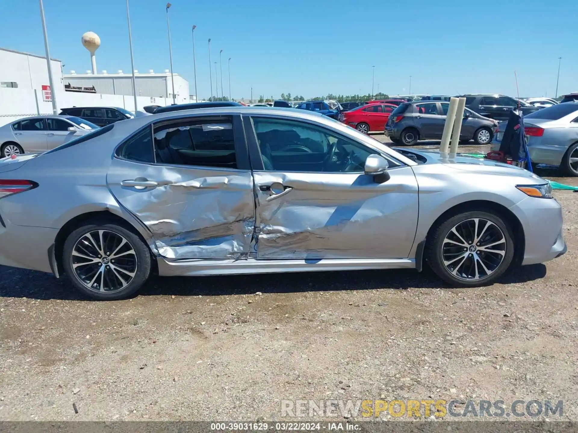 13 Photograph of a damaged car 4T1B11HK0KU202684 TOYOTA CAMRY 2019