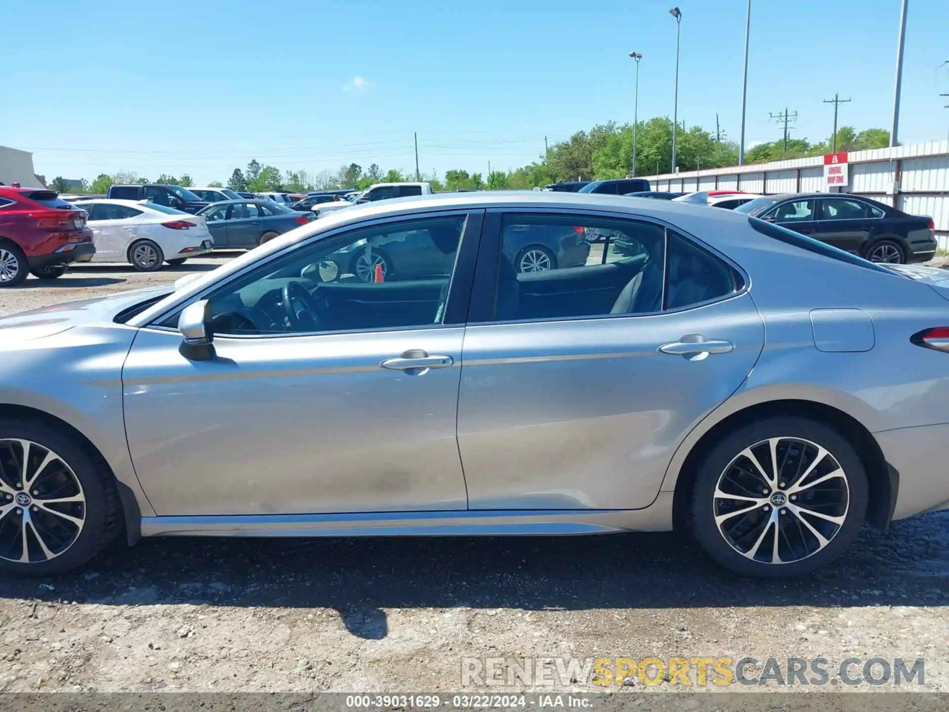 14 Photograph of a damaged car 4T1B11HK0KU202684 TOYOTA CAMRY 2019