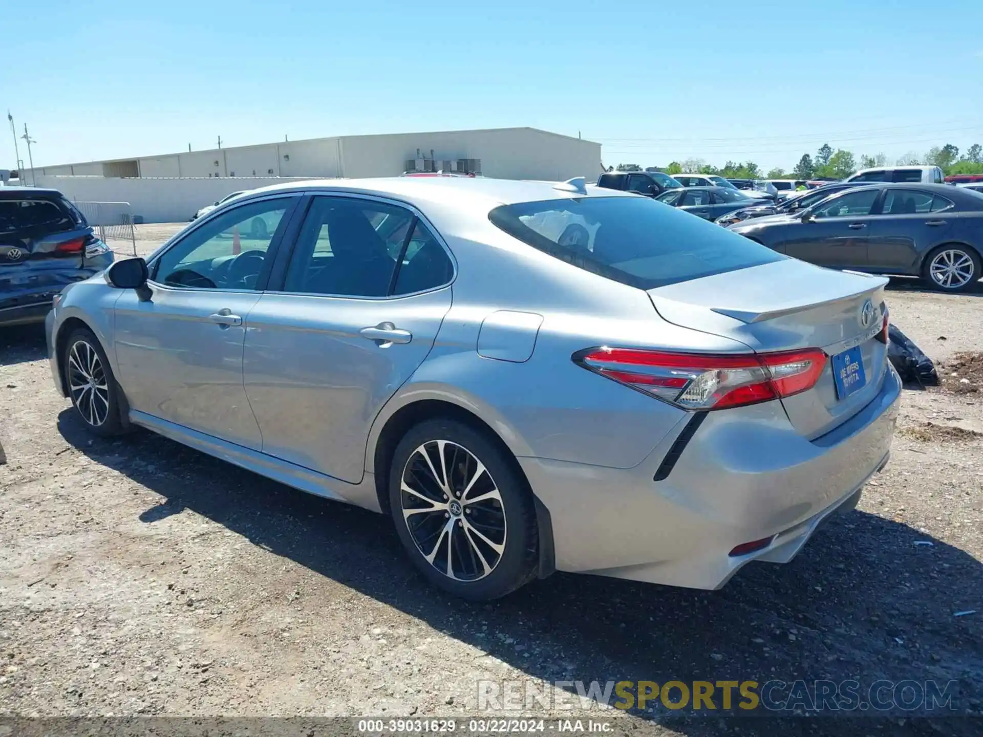 3 Photograph of a damaged car 4T1B11HK0KU202684 TOYOTA CAMRY 2019