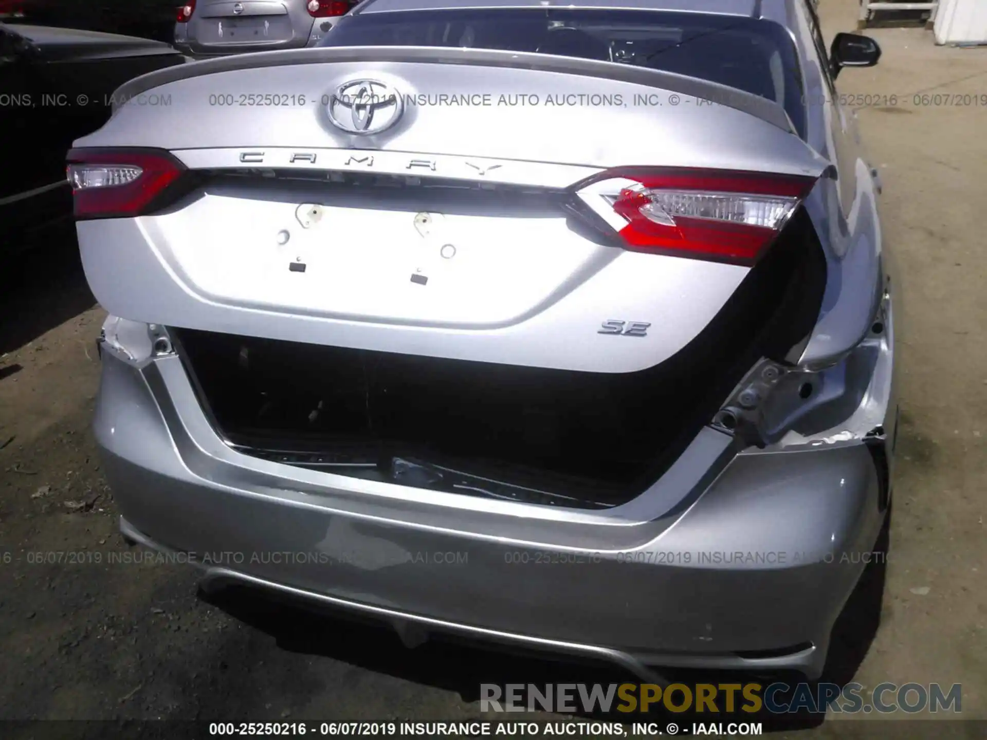 6 Photograph of a damaged car 4T1B11HK0KU202703 TOYOTA CAMRY 2019