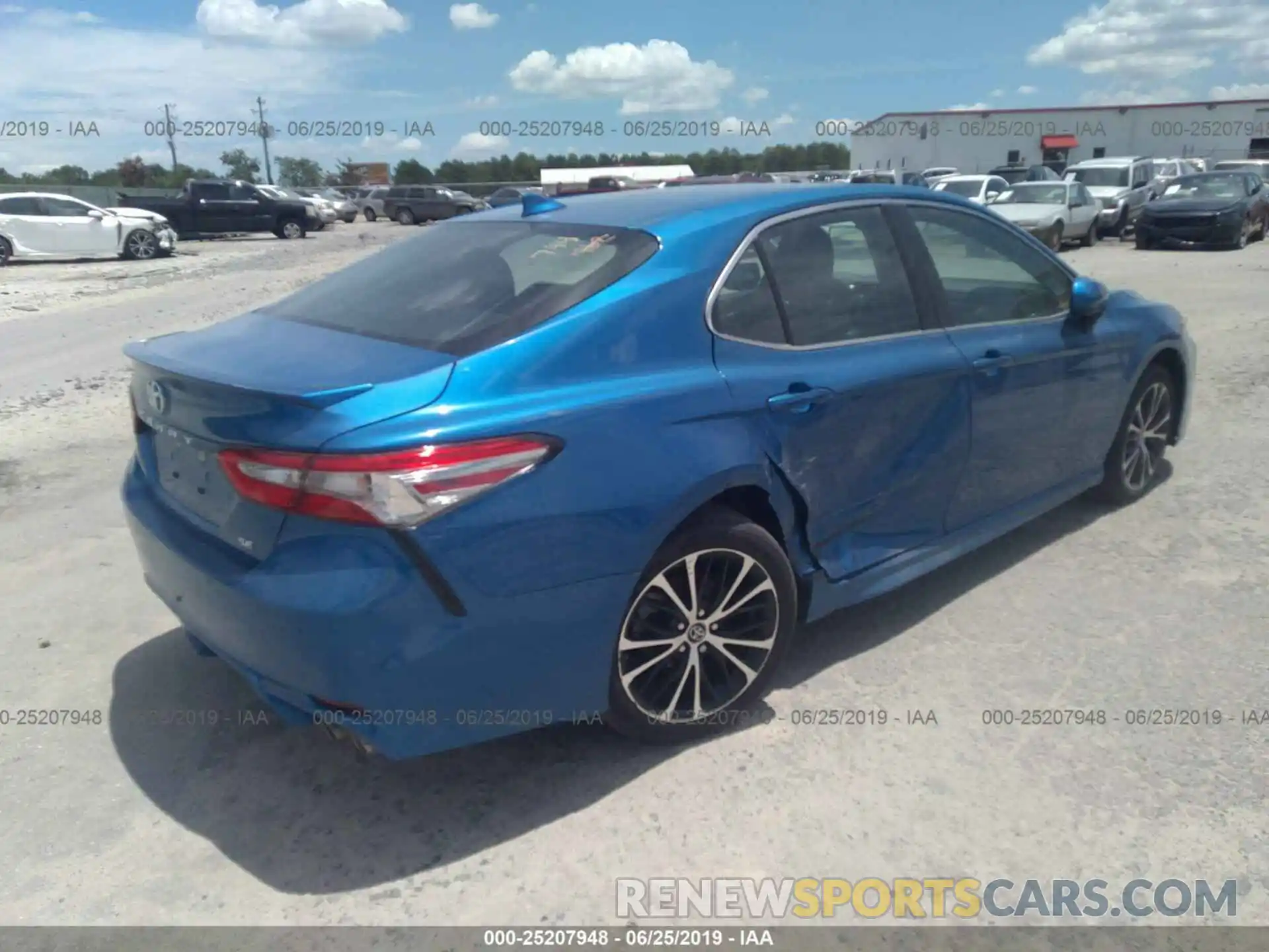 4 Photograph of a damaged car 4T1B11HK0KU203639 TOYOTA CAMRY 2019