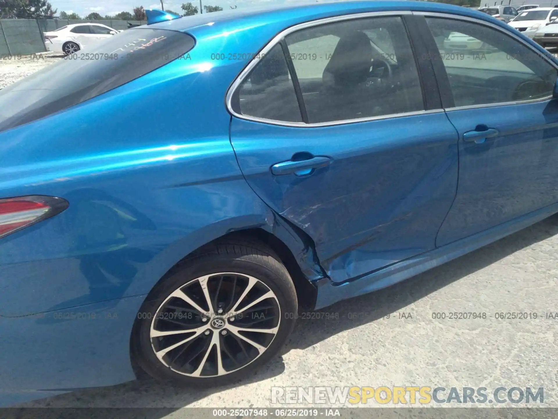 6 Photograph of a damaged car 4T1B11HK0KU203639 TOYOTA CAMRY 2019