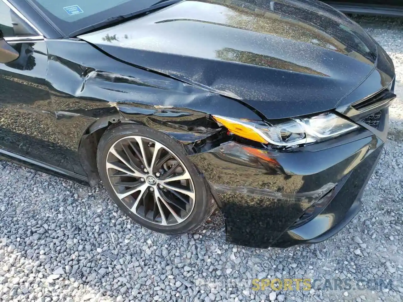 9 Photograph of a damaged car 4T1B11HK0KU204435 TOYOTA CAMRY 2019