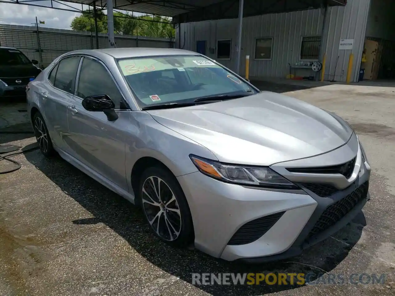 1 Photograph of a damaged car 4T1B11HK0KU204841 TOYOTA CAMRY 2019