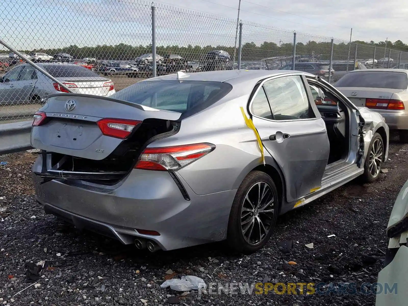 4 Photograph of a damaged car 4T1B11HK0KU205746 TOYOTA CAMRY 2019