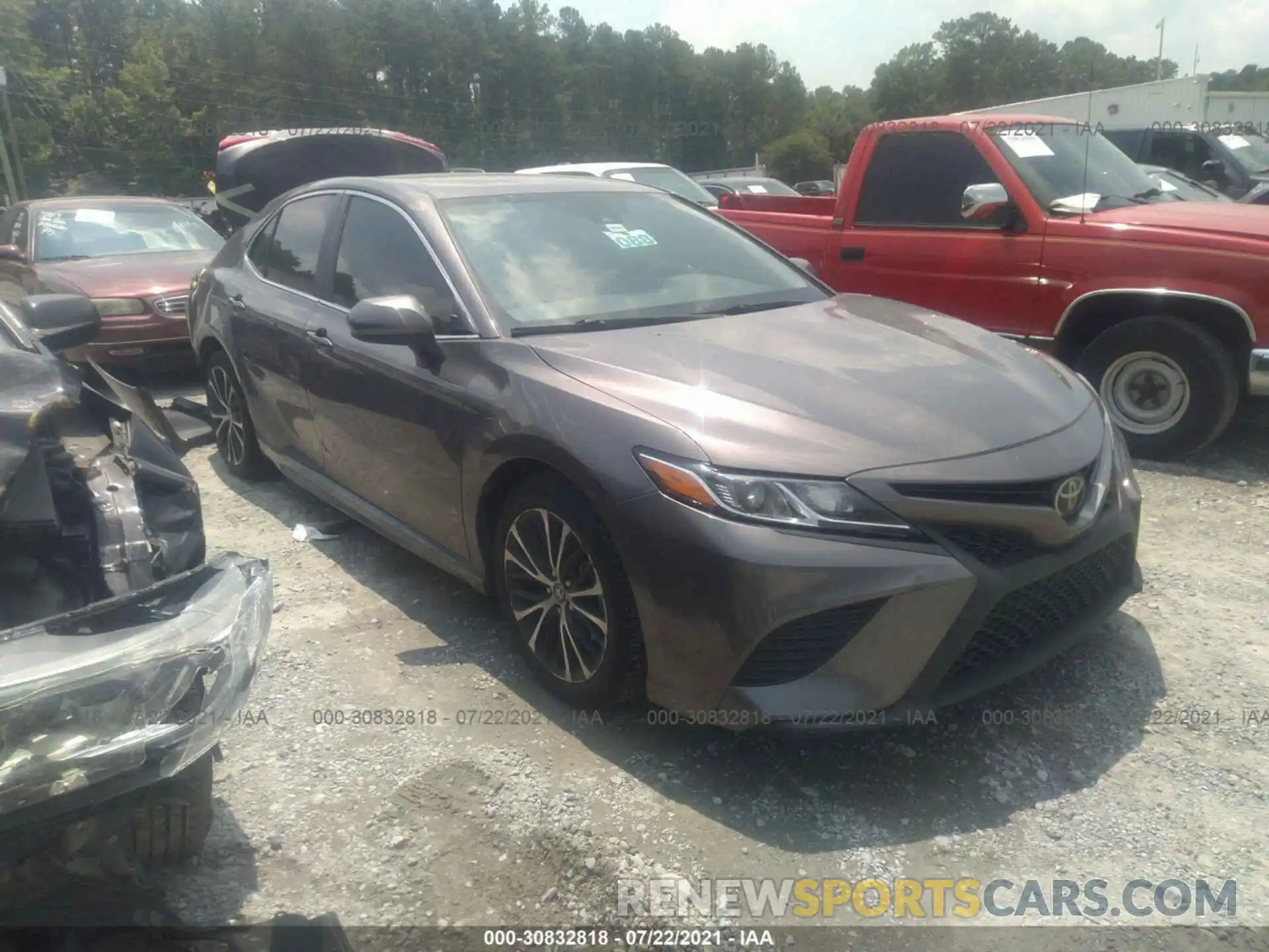 1 Photograph of a damaged car 4T1B11HK0KU206301 TOYOTA CAMRY 2019