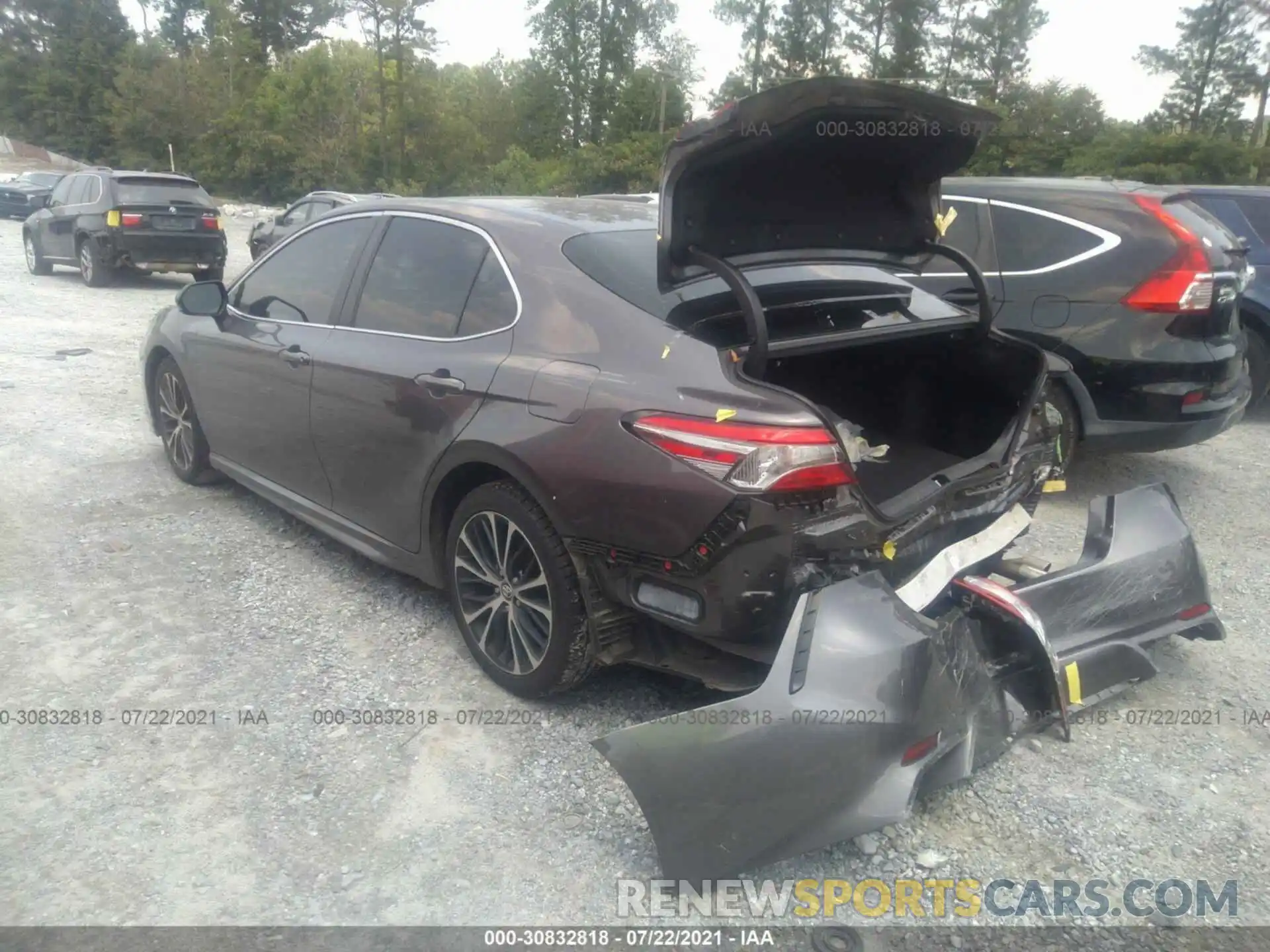 3 Photograph of a damaged car 4T1B11HK0KU206301 TOYOTA CAMRY 2019