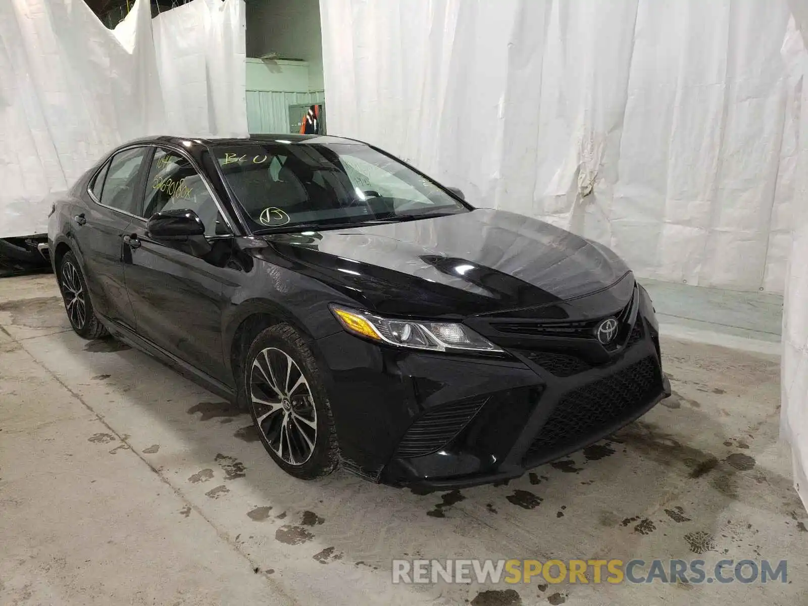 1 Photograph of a damaged car 4T1B11HK0KU206542 TOYOTA CAMRY 2019