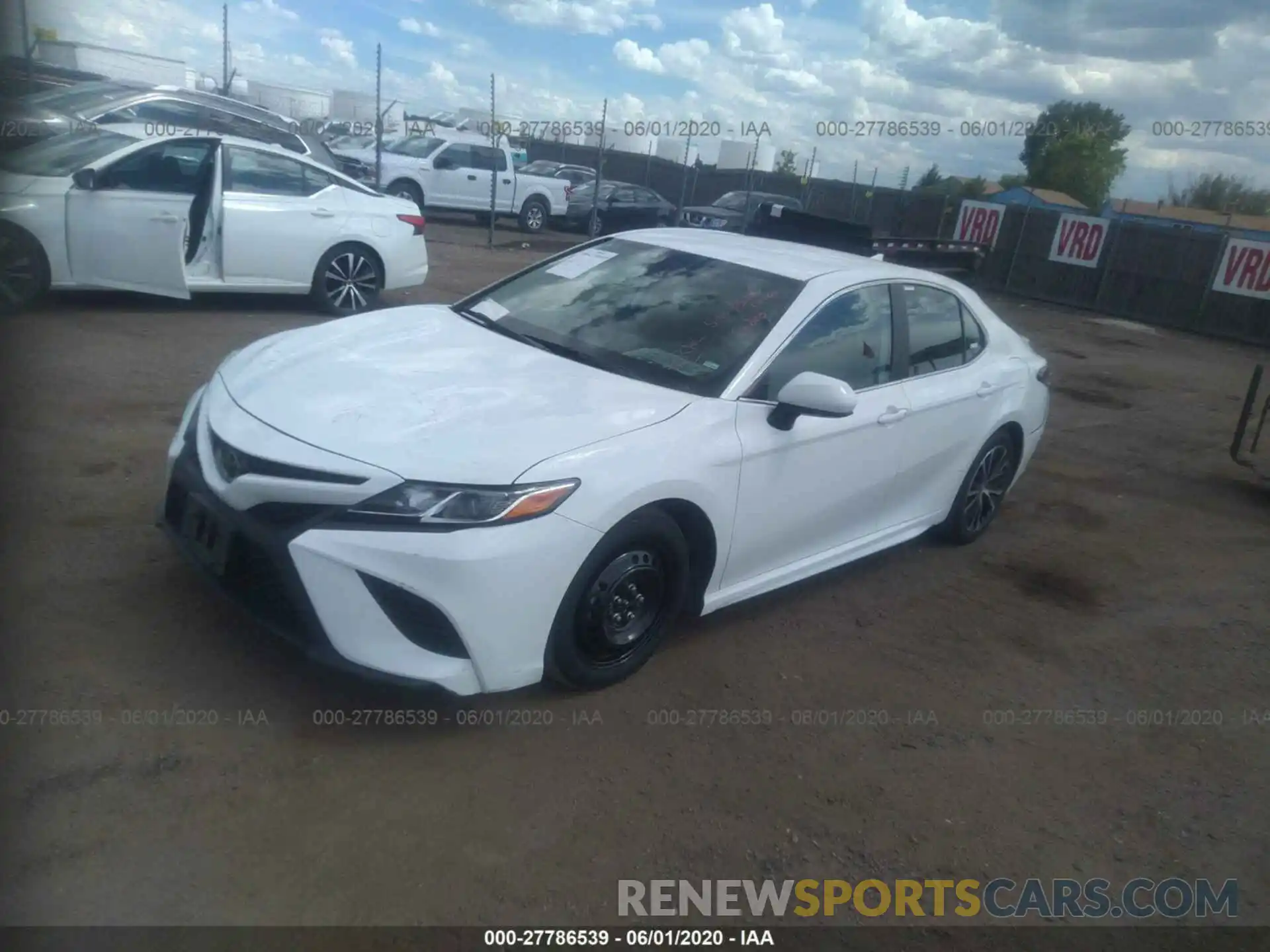 2 Photograph of a damaged car 4T1B11HK0KU206816 TOYOTA CAMRY 2019