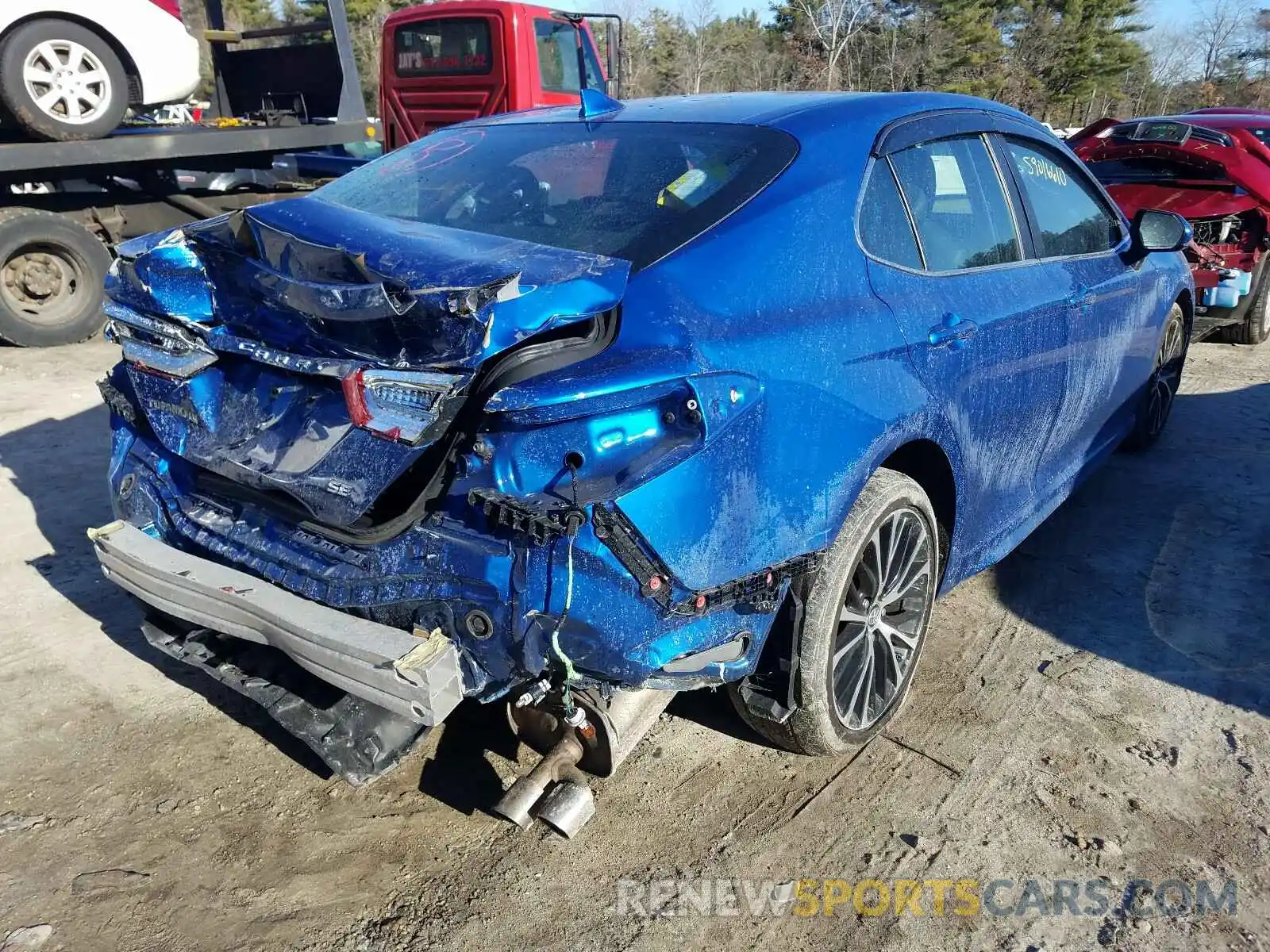 4 Photograph of a damaged car 4T1B11HK0KU208131 TOYOTA CAMRY 2019