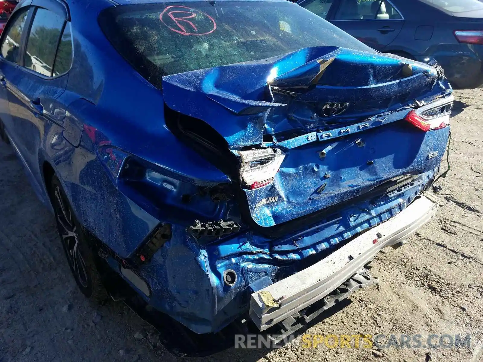 9 Photograph of a damaged car 4T1B11HK0KU208131 TOYOTA CAMRY 2019