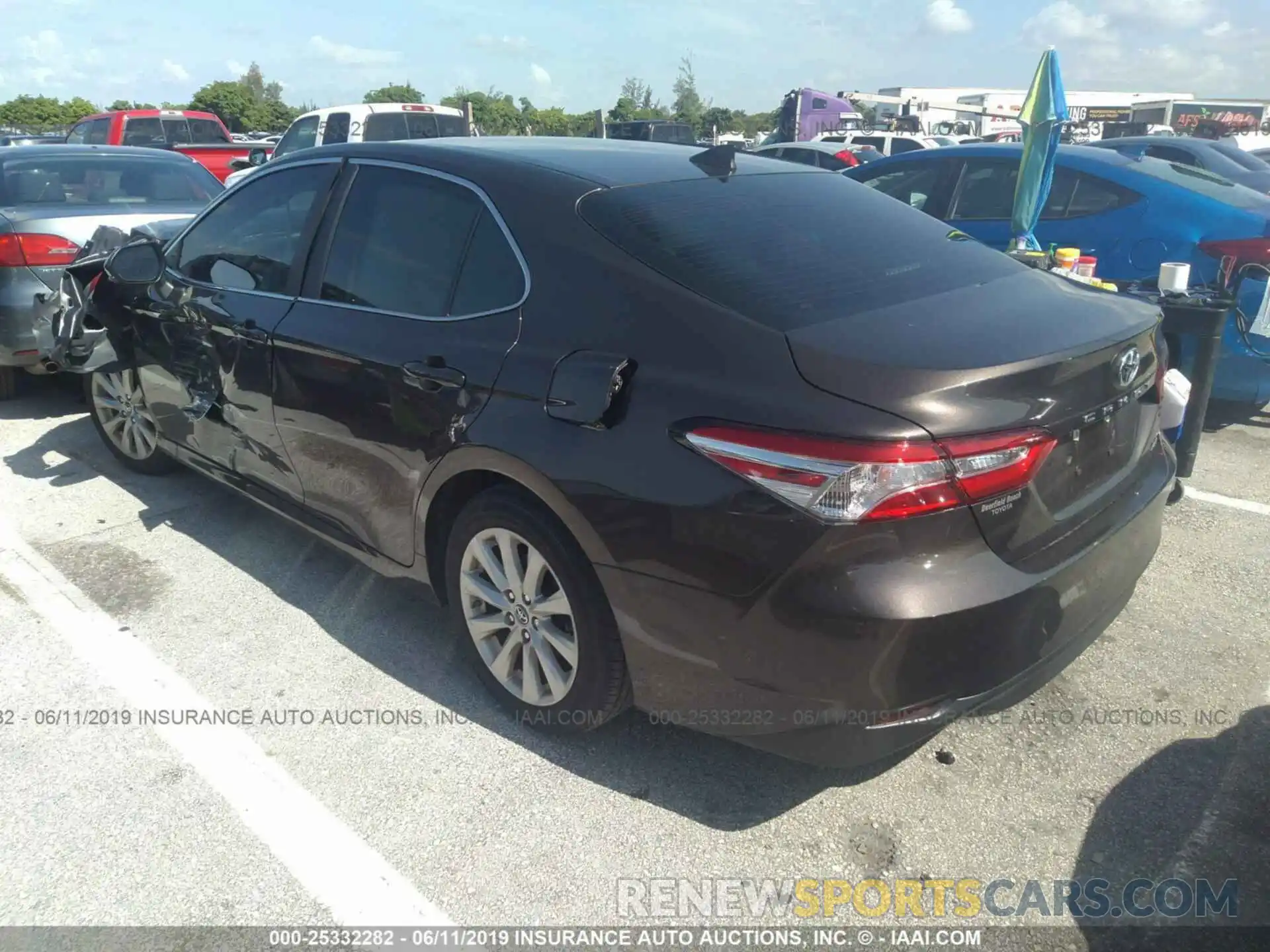 3 Photograph of a damaged car 4T1B11HK0KU208386 TOYOTA CAMRY 2019