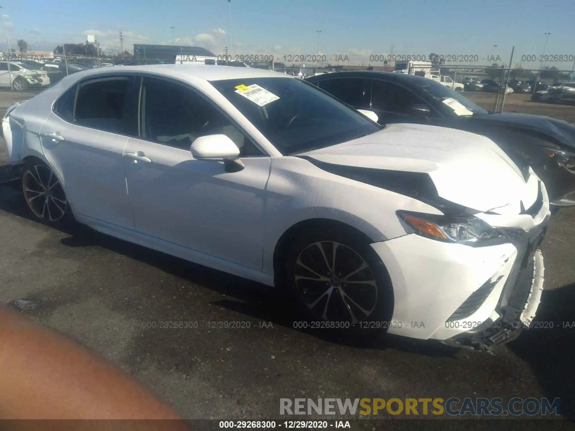 1 Photograph of a damaged car 4T1B11HK0KU209246 TOYOTA CAMRY 2019