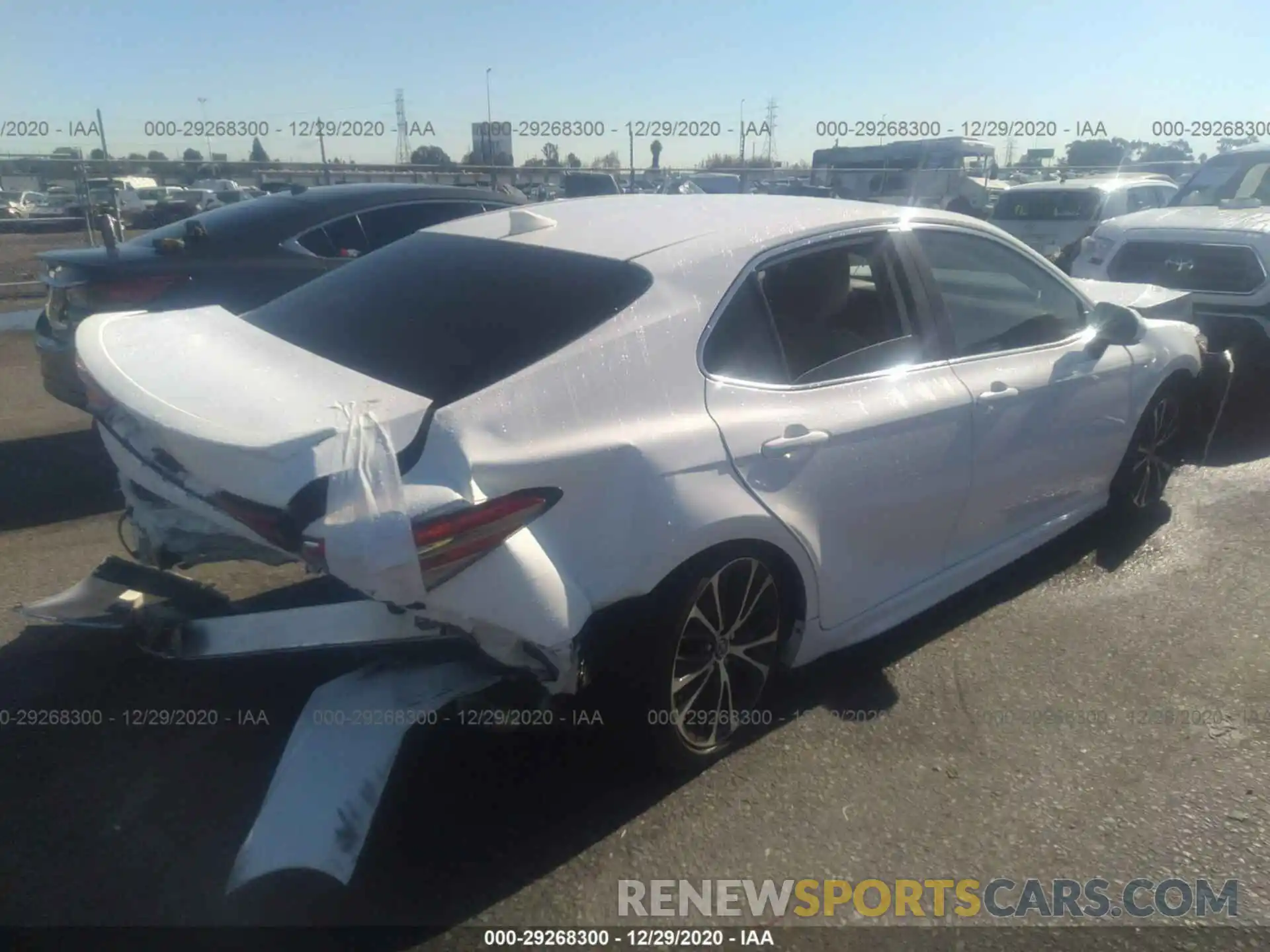 4 Photograph of a damaged car 4T1B11HK0KU209246 TOYOTA CAMRY 2019